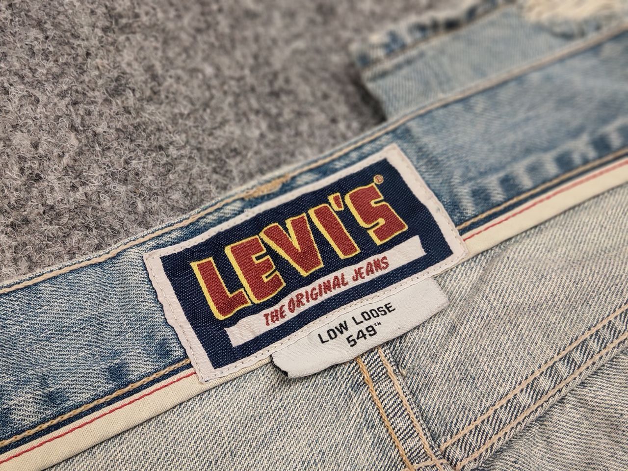 Levi's Vintage Levis 549 Baggy Light Wash Distressed Denim Jeans Size US 34 / EU 50 - 15 Thumbnail