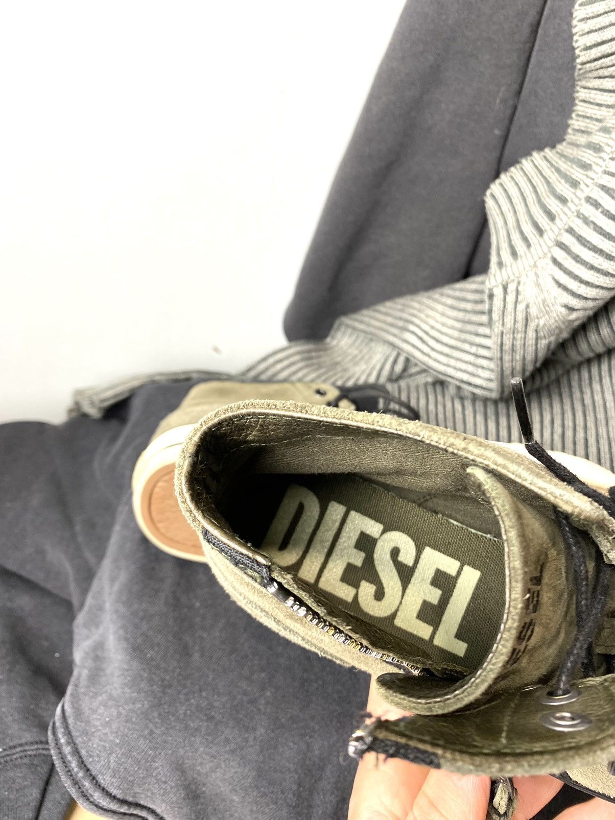 Diesel Vintage Diesel High Top Design Suede Sneakers Size US 7.5 / IT 37.5 - 14 Thumbnail