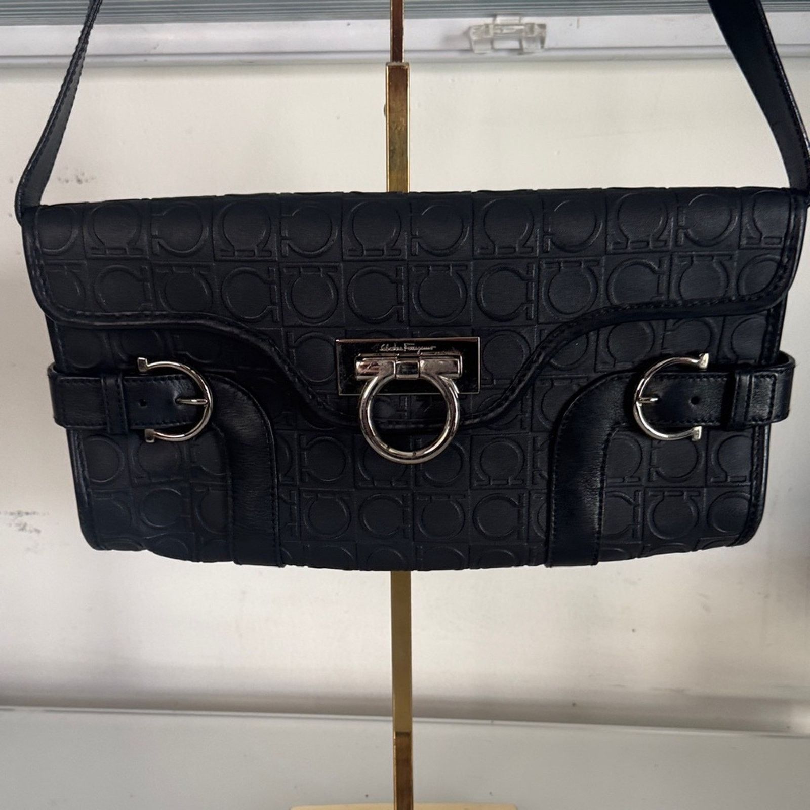 Salvatore Ferragamo Salvatore Ferragamo Vintage Logo-Embossed Shoulder Bag Size ONE SIZE - 1 Thumbnail