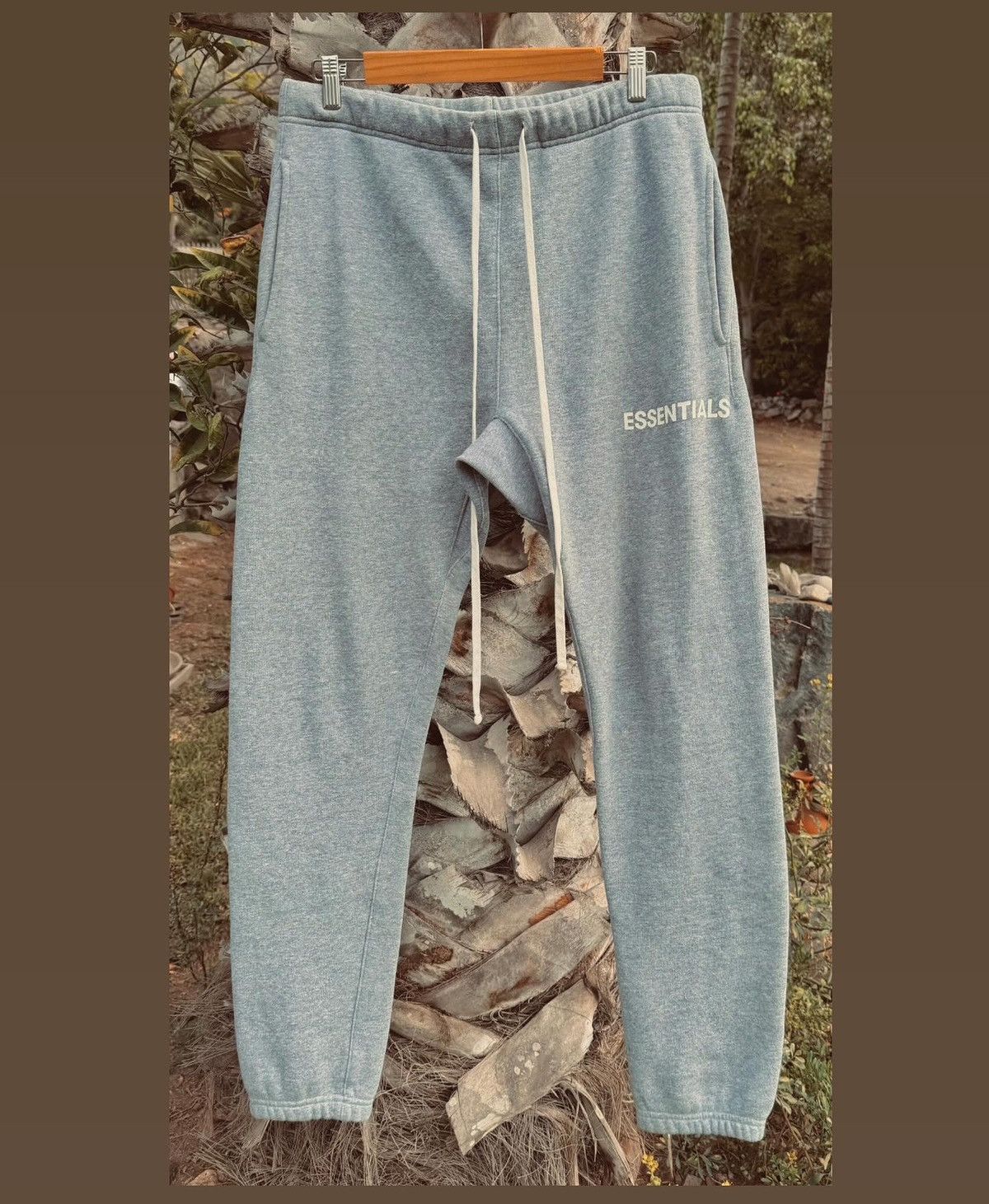 FOG OG 2018 Fear of God Essentials Sweatpants Gray Size US 33 - 1 Thumbnail