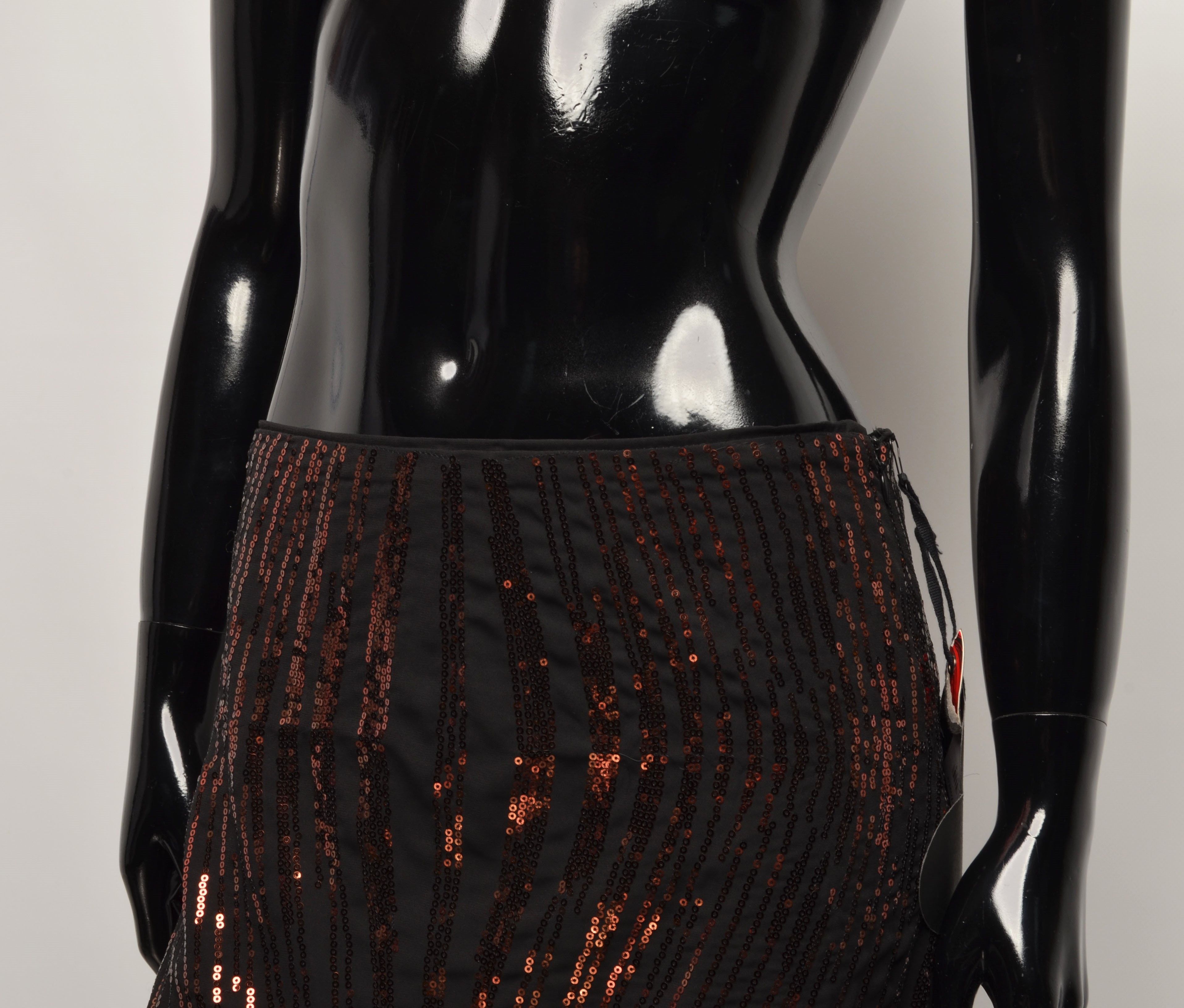 Custo Barcelona Custo Barcelona Y2K Glam Coquette Sequin-Embroidered Skirt Size 28" / US 6 / IT 42 - 2 Thumbnail