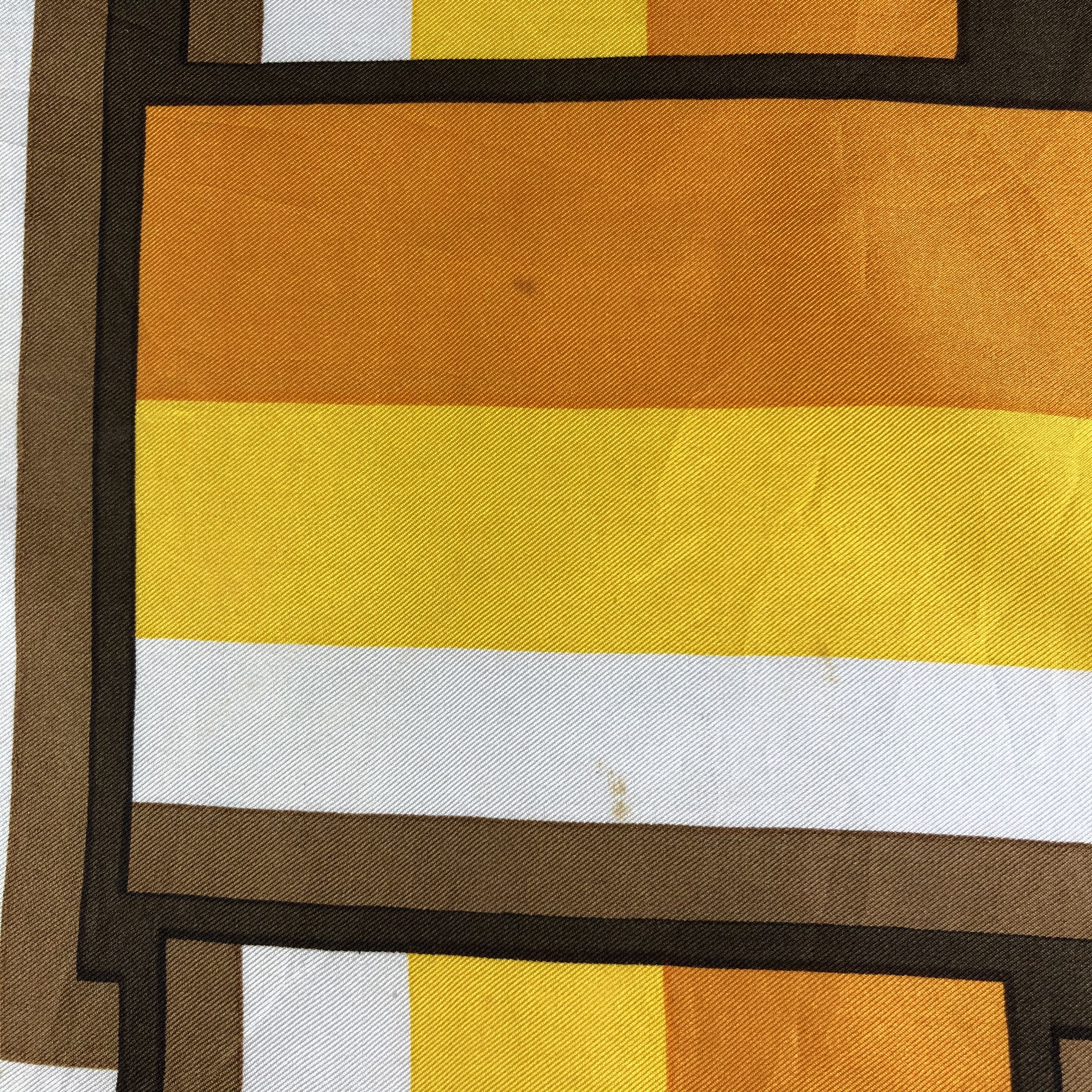 Vintage Vintage Dessins Medaille Silk Scarf Size ONE SIZE - 7 Thumbnail