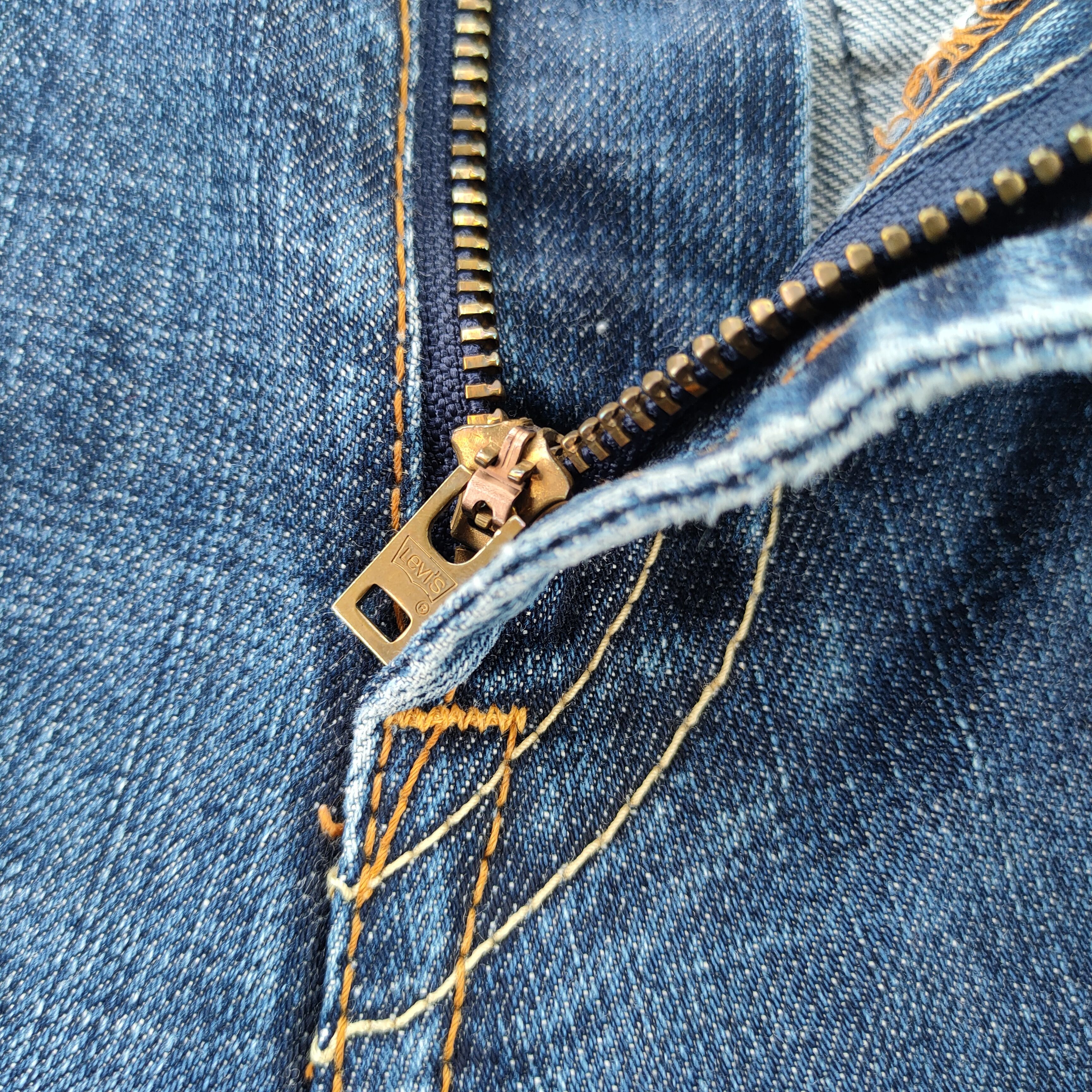 Levi's Vintage Clothing VINTAGE LEVI'S 507 BOOTCUT FLARE FADED RIPPED JEAN PANTS Size US 34 / EU 50 - 7 Thumbnail