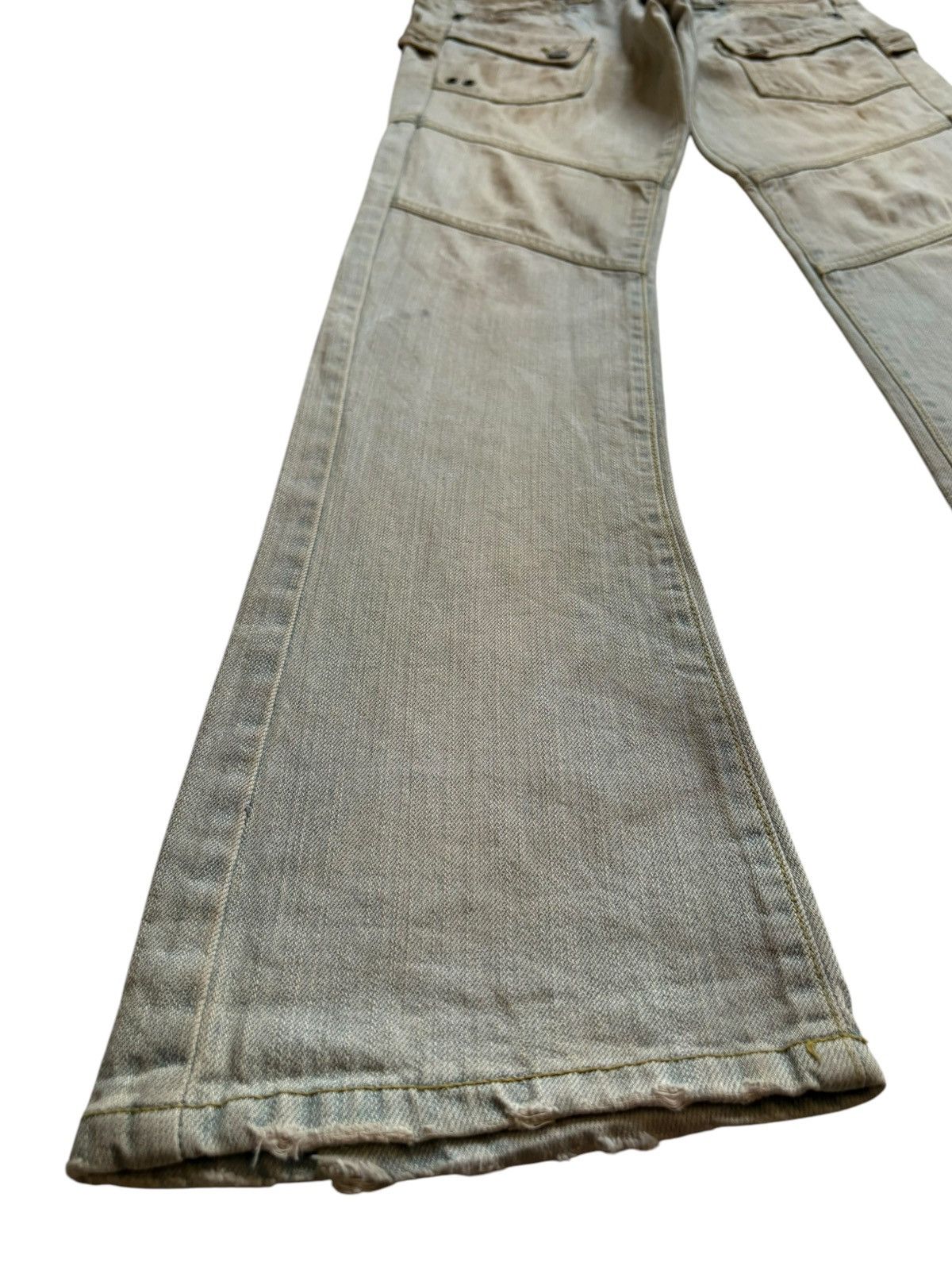 Japanese Brand Vintage Japanese Brand Mud Wash Distressed Cargo Flare Jeans Size 30" / US 8 / IT 44 - 6 Thumbnail