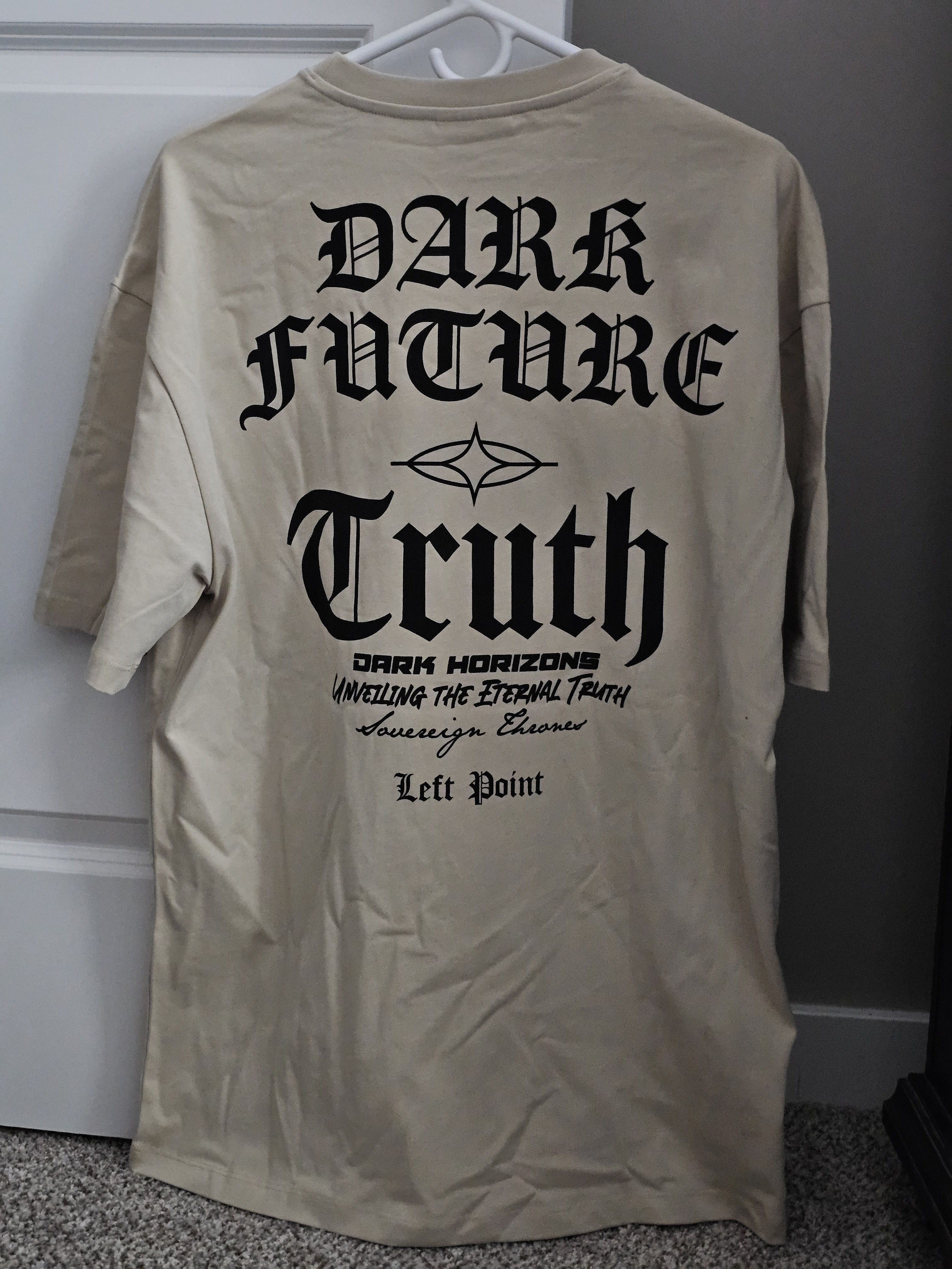 Other Left Point Graphic T-shirt Size US XL / EU 56 / 4 - 11 Thumbnail