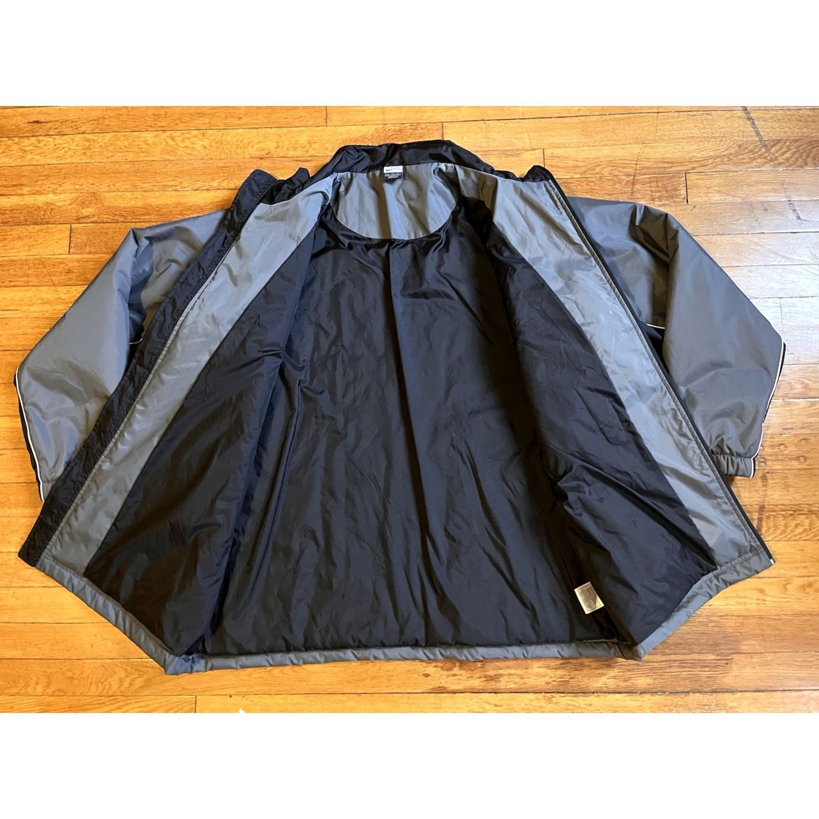Nike VINTAGE Nike Rave Skater Winter Jacket Men’s 2XL Gray Bomber Coat, Zip, Full Zip, Lined, Pockets, 90s Hipster Outdoor Ski, Mens Size US XXL / EU 58 / 5 - 6 Thumbnail