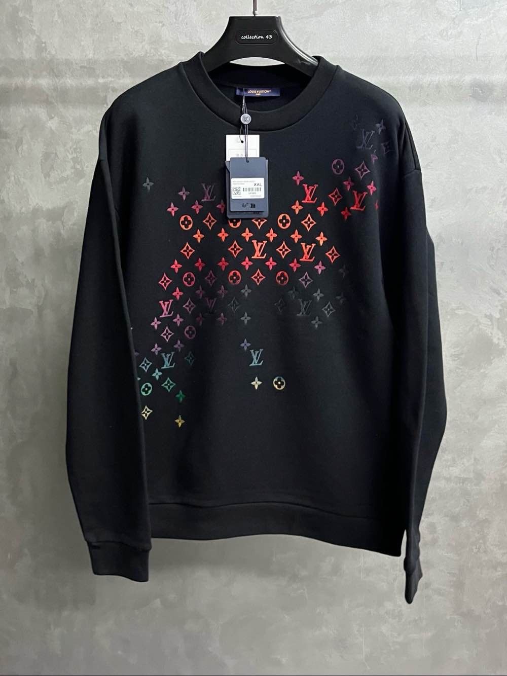 Louis Vuitton Louis Vuitton Logo Embroidery Sweatshirt Size XXL Size US XXL / EU 58 / 5 - 1 Thumbnail
