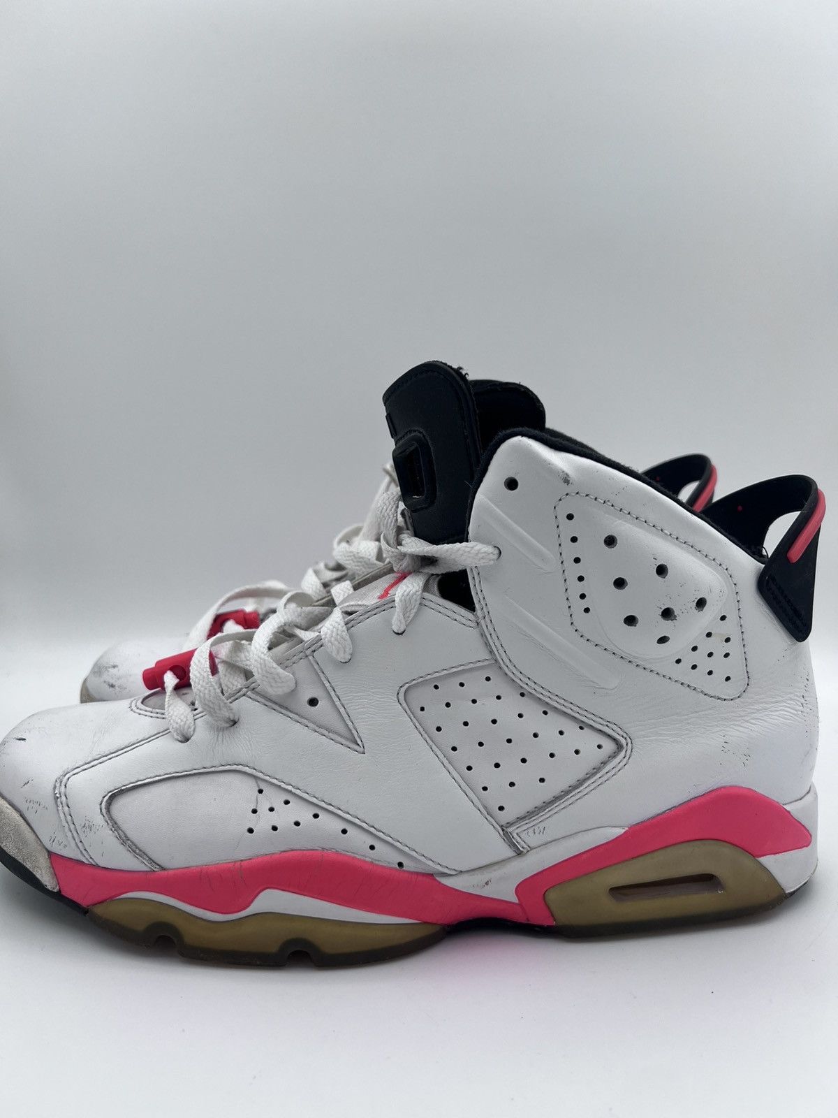 Jordan Brand Nike Air Jordan Retro 6 Men's Size 10.5 White Red Infrared Size US 10.5 / EU 43-44 - 3 Thumbnail
