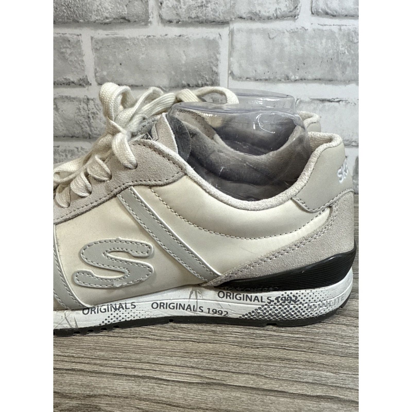 SKECHERS SKECHERS Air Cooled Memory Foam Athletic Gray Suede Synthetic Womens 9 Size ONE SIZE - 3 Thumbnail