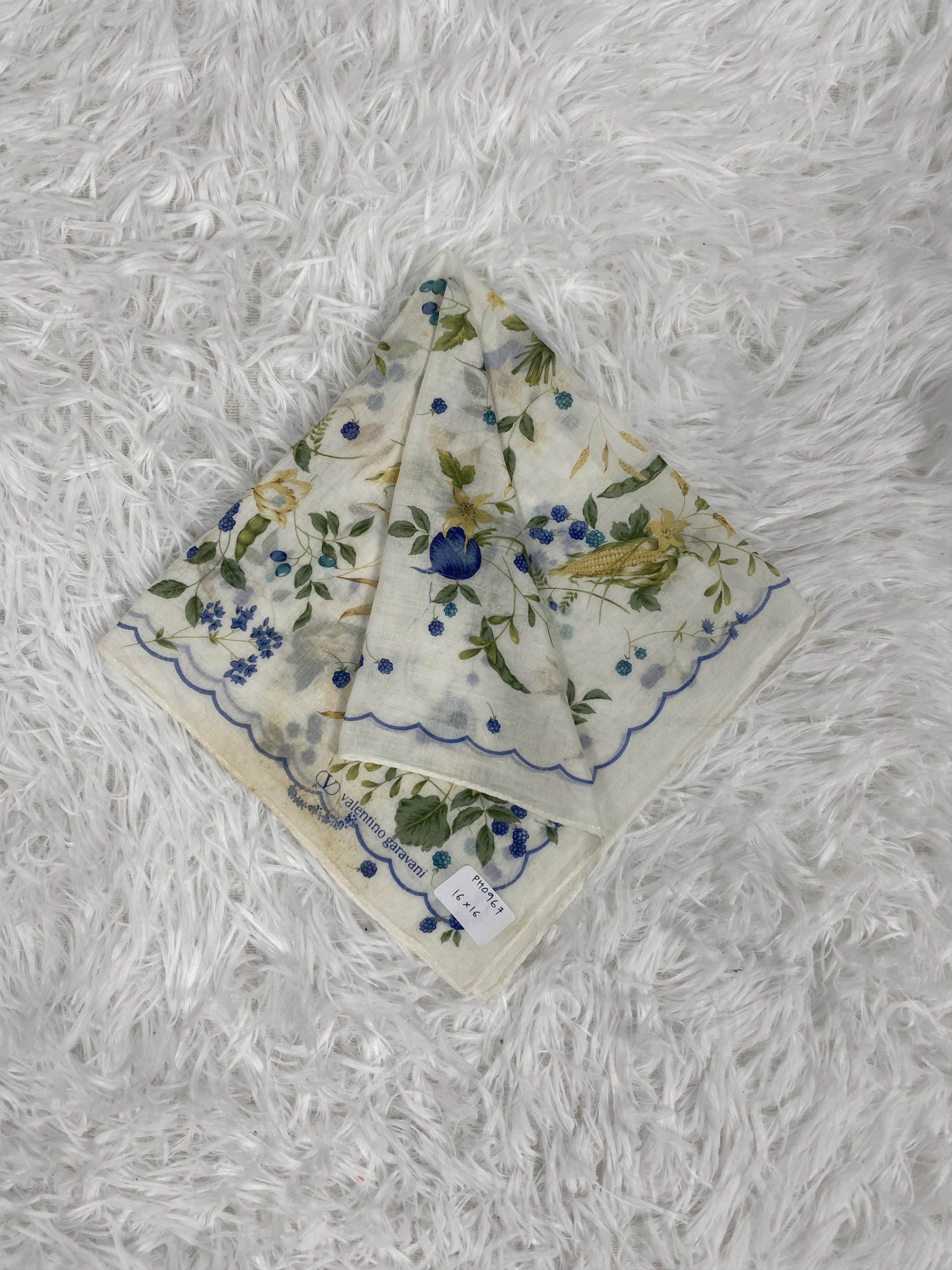 Vintage Vintage Valentino Garavani Handkerchief Neckerchief PH0967 Size ONE SIZE - 1 Thumbnail