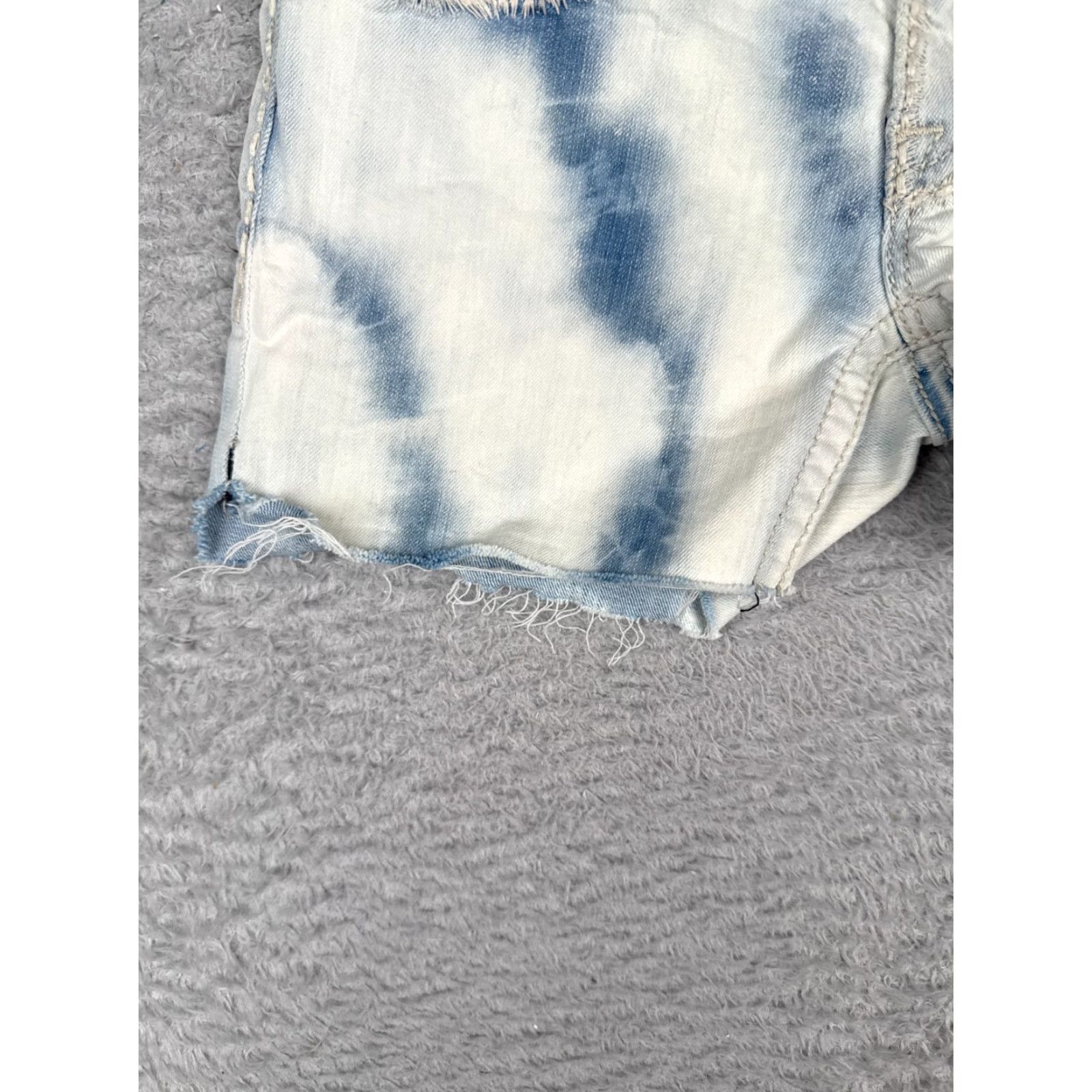 Miss Me Miss Me Bermuda Shorts Womens 27 Blue Denim Distressed Cutoff Contrast Embroidered Button 5-Pocket Design Size 27" / US 4 / IT 40 - 3 Thumbnail