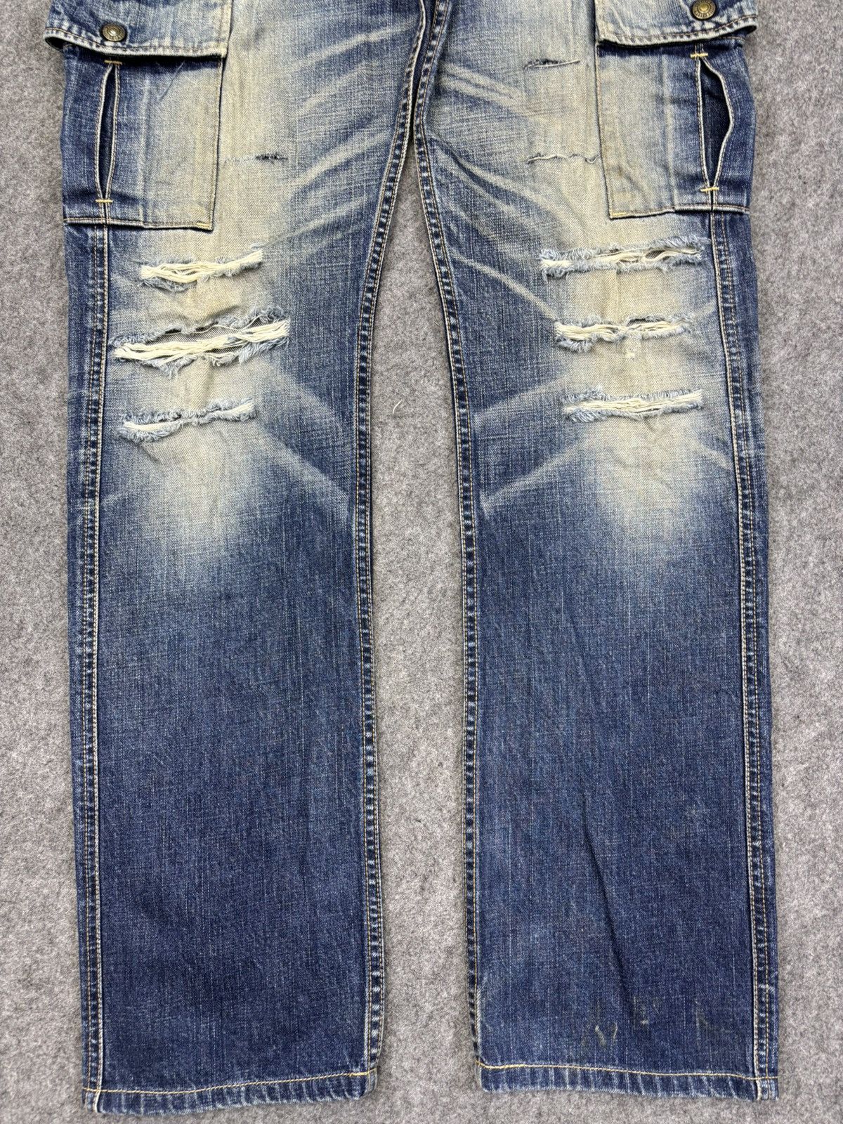 Japanese Brand 💥Thrashed💥Vtg Gowest heavy Distressed Cargo Denim F977 Size US 32 / EU 48 - 4 Thumbnail