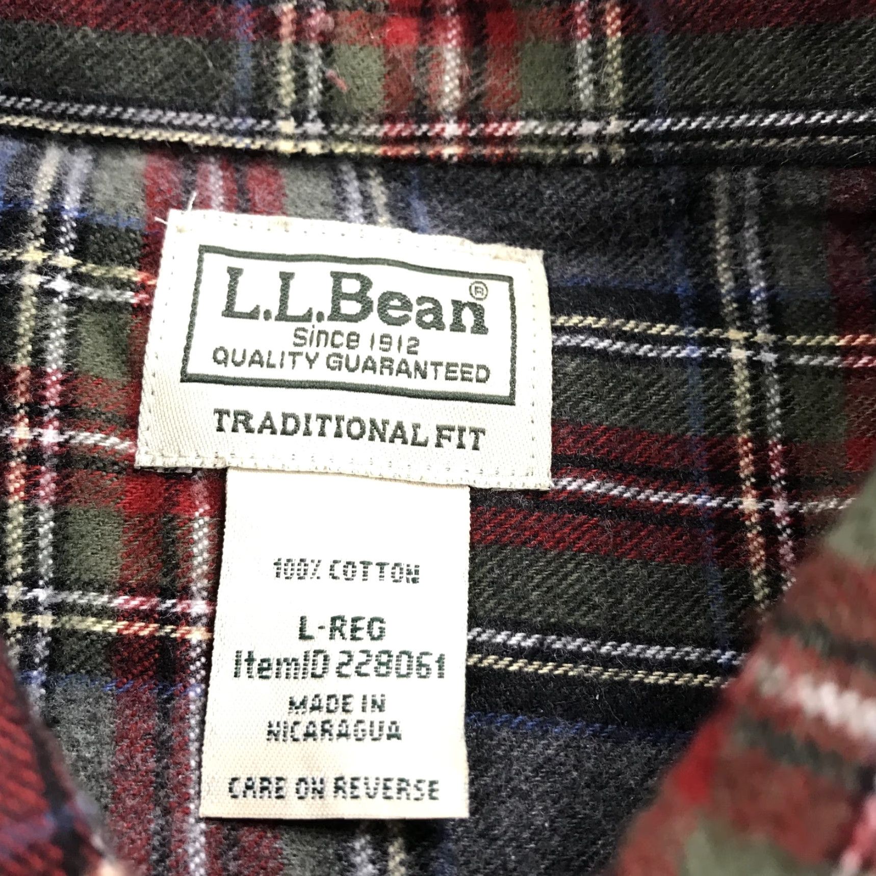 Vintage VINTAGE L.L. Bean Shirt Mens L Gray Red Scotch Plaid Flannel Casual Winter Fall Button-Up Size US L / EU 52-54 / 3 - 4 Thumbnail