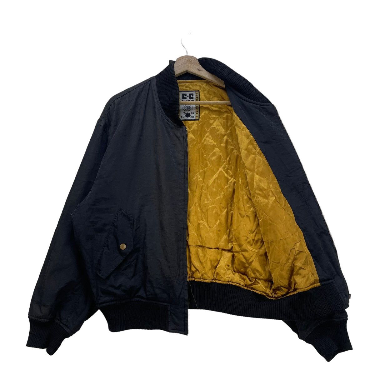 Japanese Brand Vintage Japanese Brand Cross For Men Quilted Bomber Jacket Size US M / EU 48-50 / 2 - 4 Thumbnail