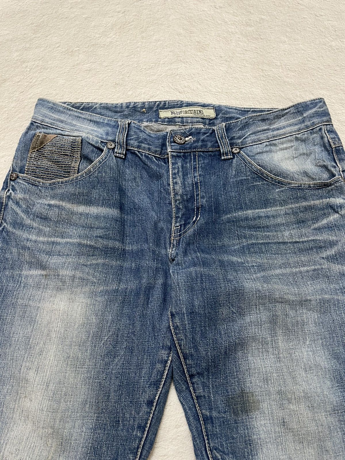 Japanese Brand 2000s Blueforce Distressed Denim Dirty Washed Y2K Japan Size US 35 - 5 Thumbnail