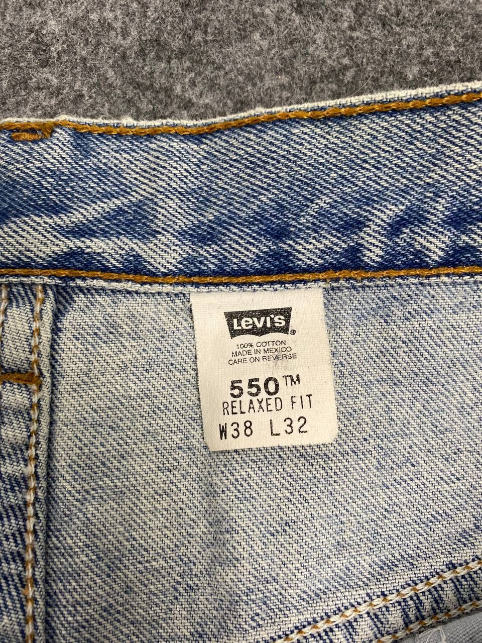 Levi's vintage levis 550 lightwash denim nice design Size US 37 - 14 Thumbnail