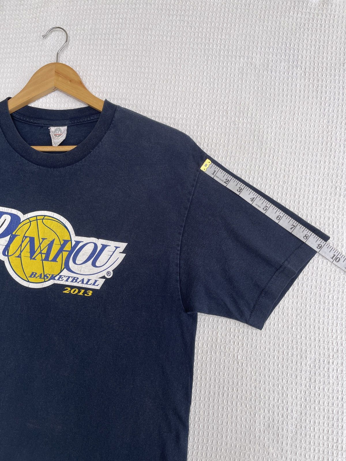 NBA Rare🔥Vintage Punohou Basketball T-Shirt Size US L / EU 52-54 / 3 - 9 Thumbnail