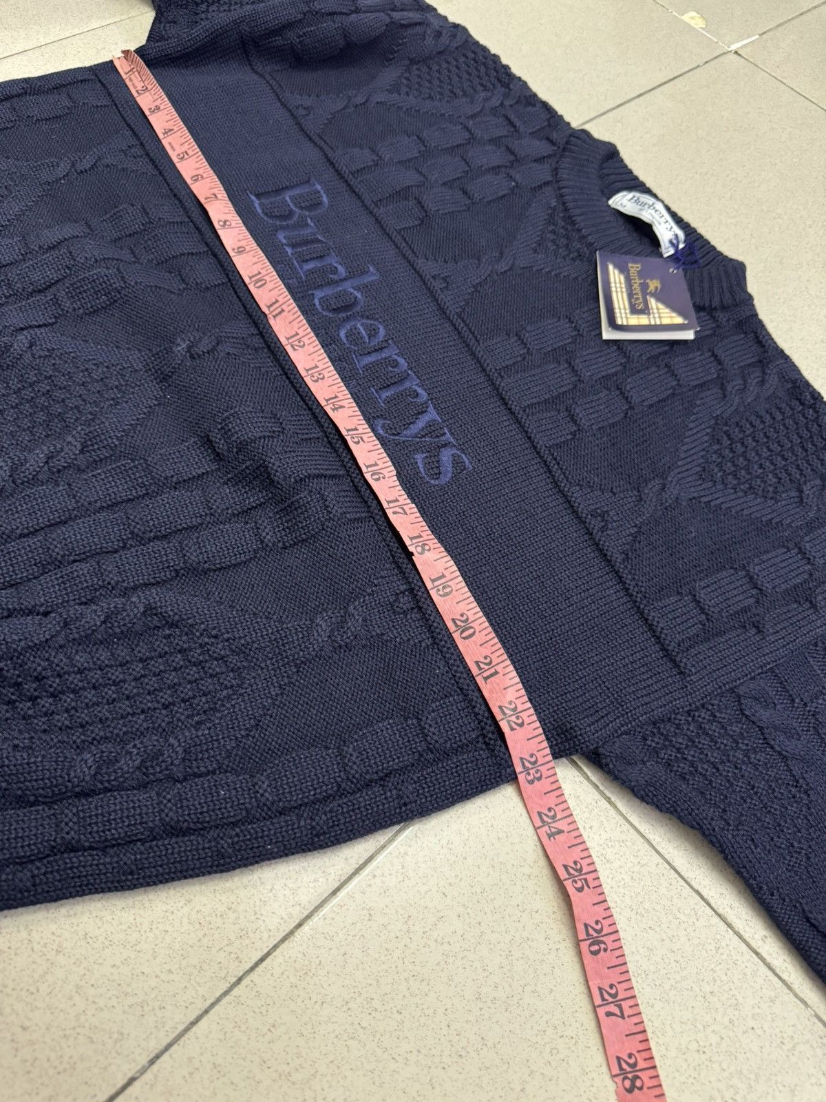 Burberry NWT VINTAGE BURBERRYS EMBROIDERED CABLE KNIT JUMPER Size US M / EU 48-50 / 2 - 9 Thumbnail
