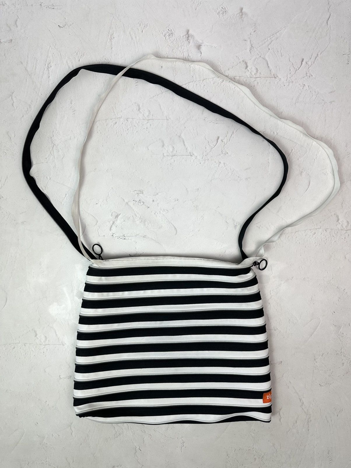 20471120 × Beauty Beast × Vintage Vintage Zipper Stripped Bag Size ONE SIZE - 1 Thumbnail