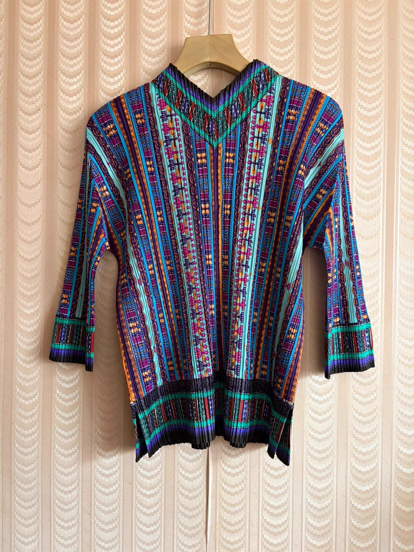 Issey Miyake Issey Miyake PP Color Blocked Tribal V-neck 3/4Sleeve Top Size L / US 10 / IT 46 - 4 Thumbnail