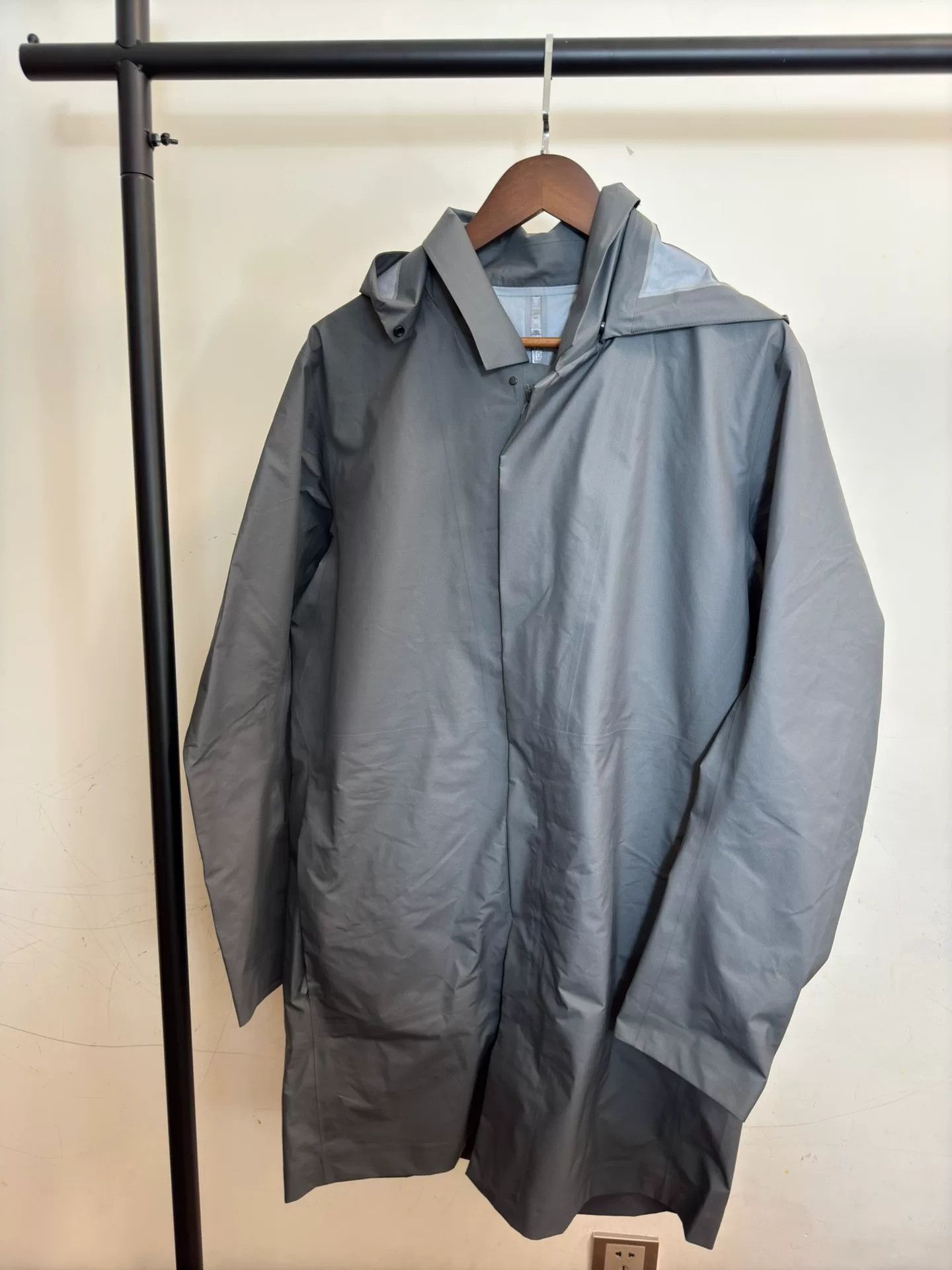 Arc'teryx Arcteryx Solano Long Hooded Jacket Size US L / EU 52-54 / 3 - 1 Thumbnail