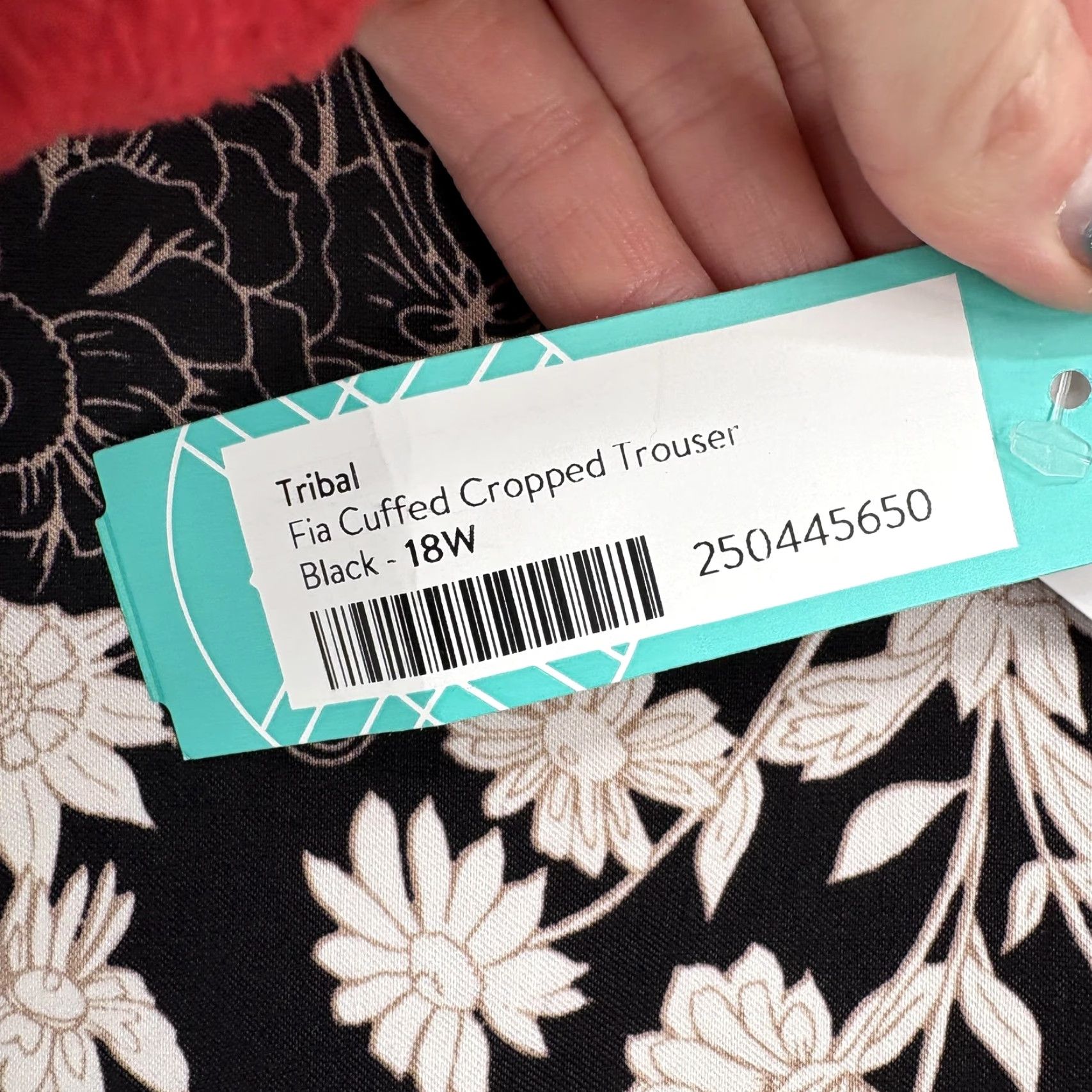 Vintage Tribal Fia Cuffed Cropped Trouser Pants Womens 18W Black Floral Stitch Fix NWT Size 40" / US 18 - 4 Thumbnail