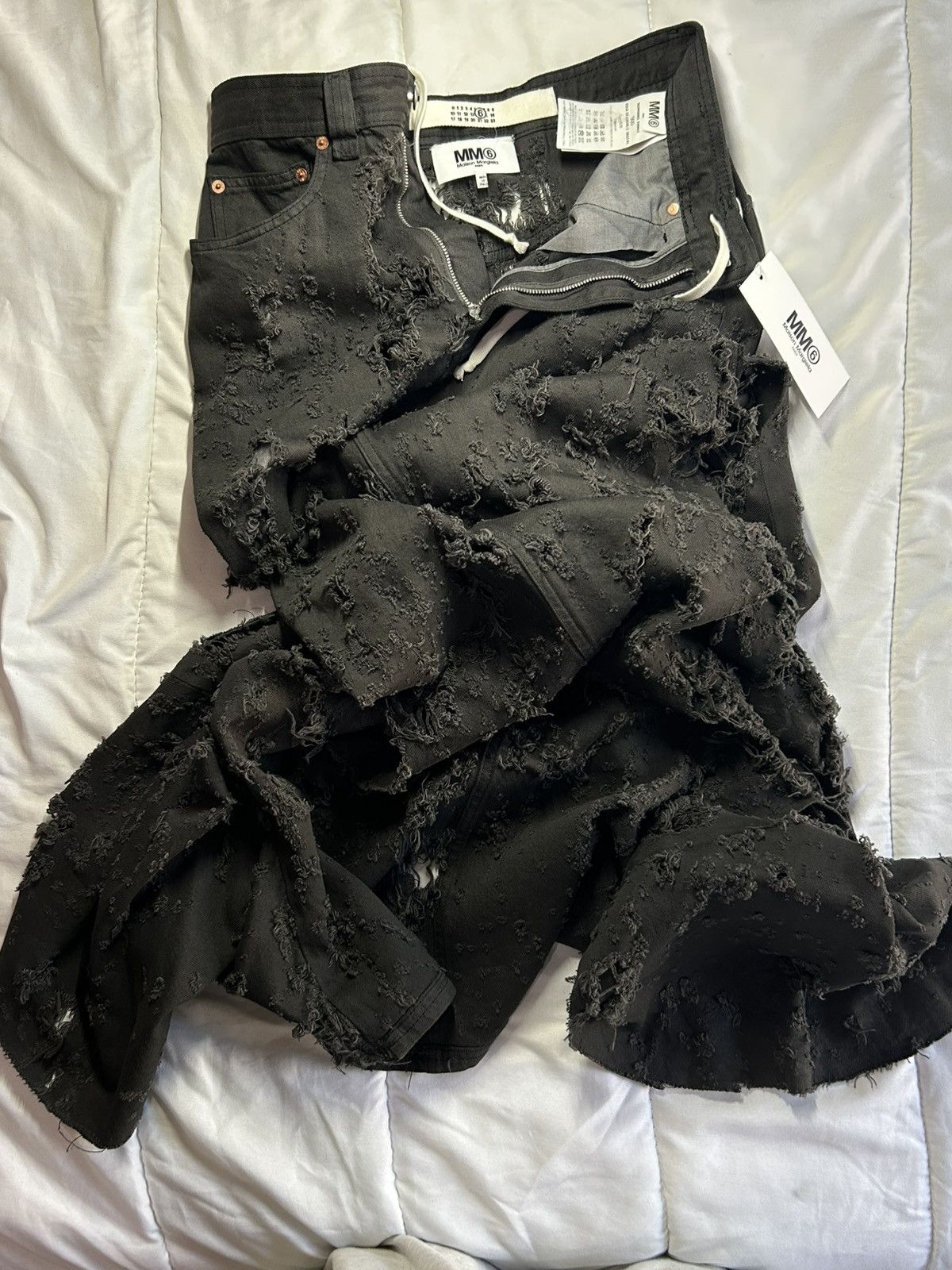 Maison Margiela Maison Margiela Rare Distressed Long Skirt Size 27" / US 4 / IT 40 - 1 Thumbnail