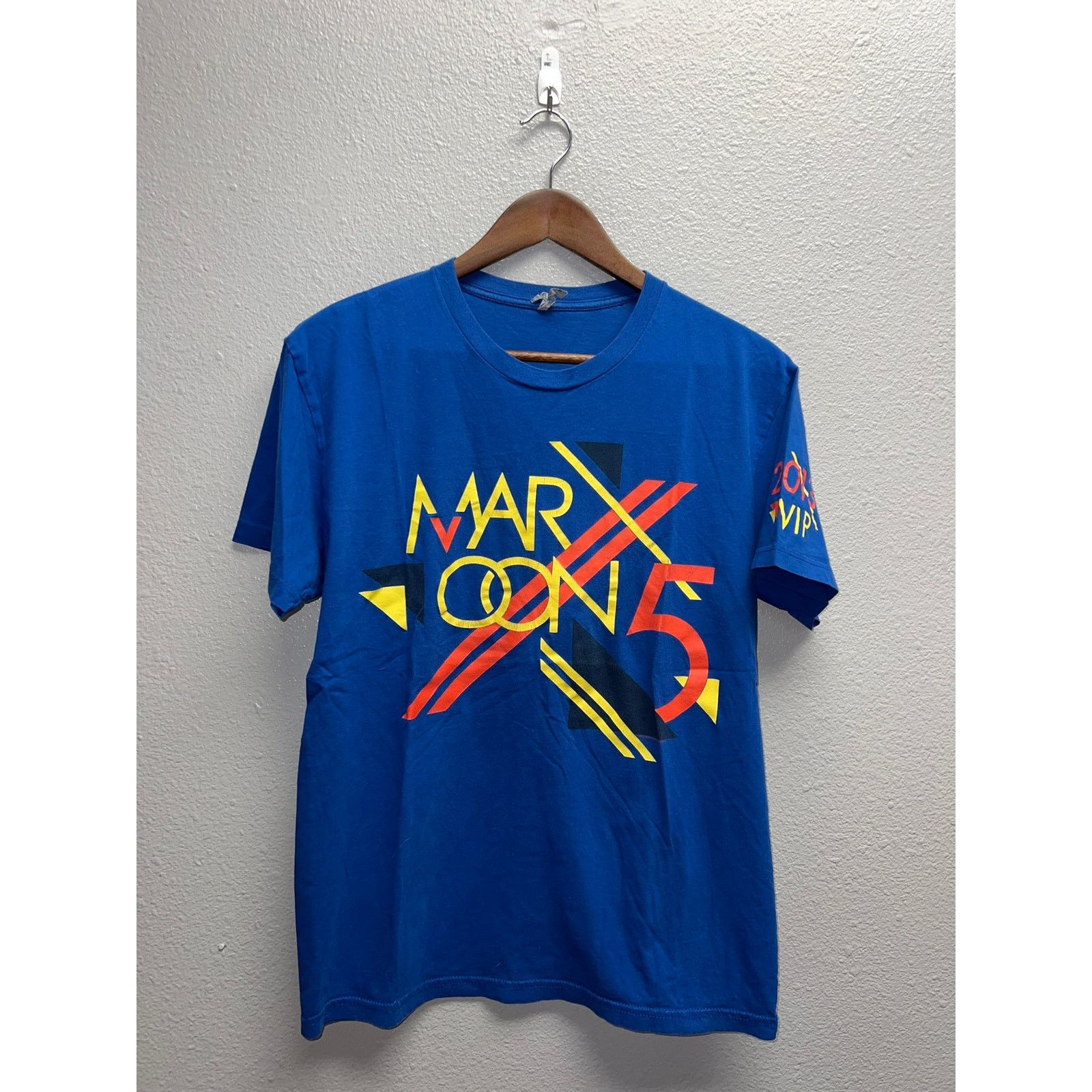 Tultex Womens Maroon 5 Shirt VIP Concert Tour Band Tee Women medium Size M / US 6-8 / IT 42-44 - 1 Thumbnail
