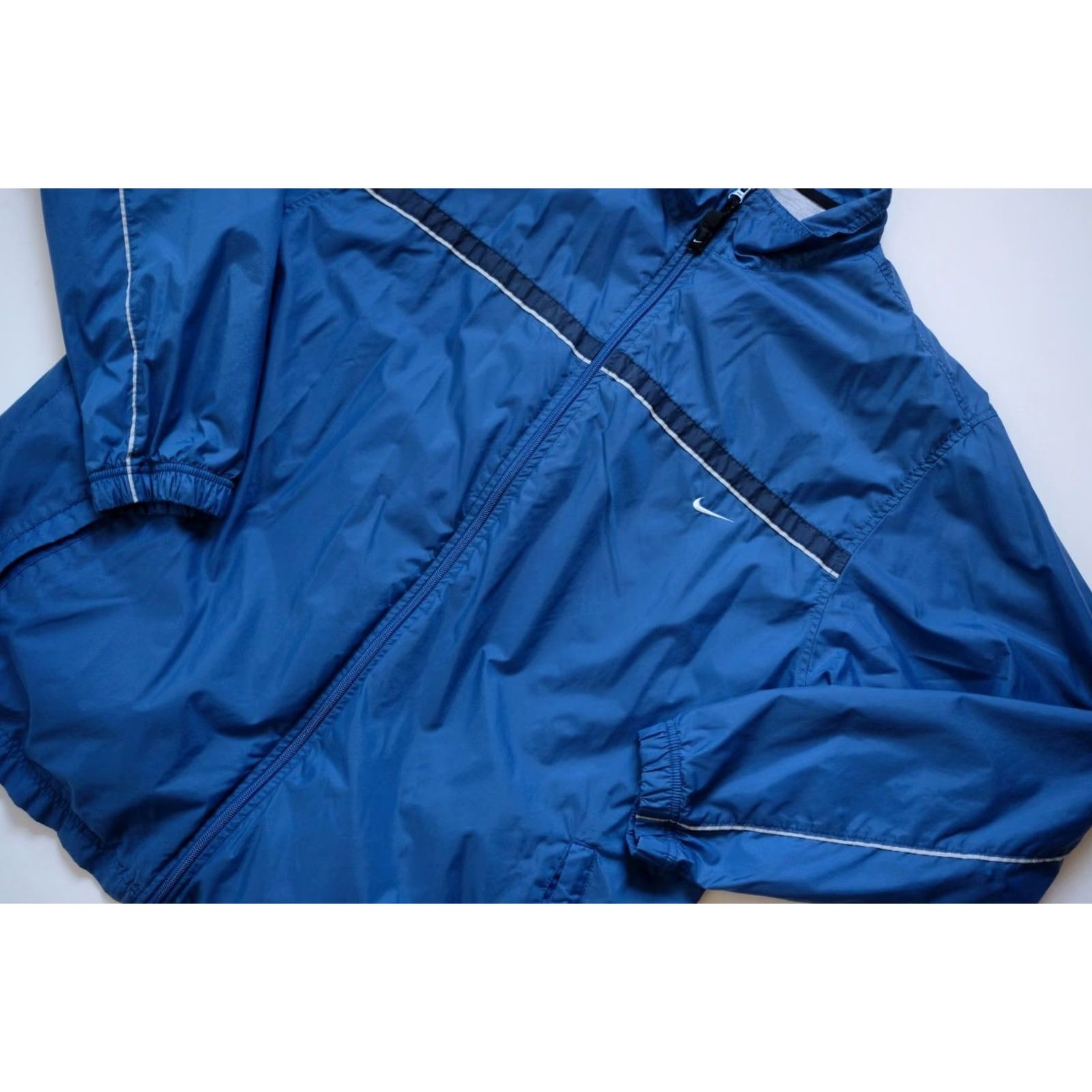 Nike VINTAGE Nike Windbreaker Jacket XL Blue Full Zip Nylon Active Sports-Logo Mini Swoosh Size US XL / EU 56 / 4 - 5 Thumbnail