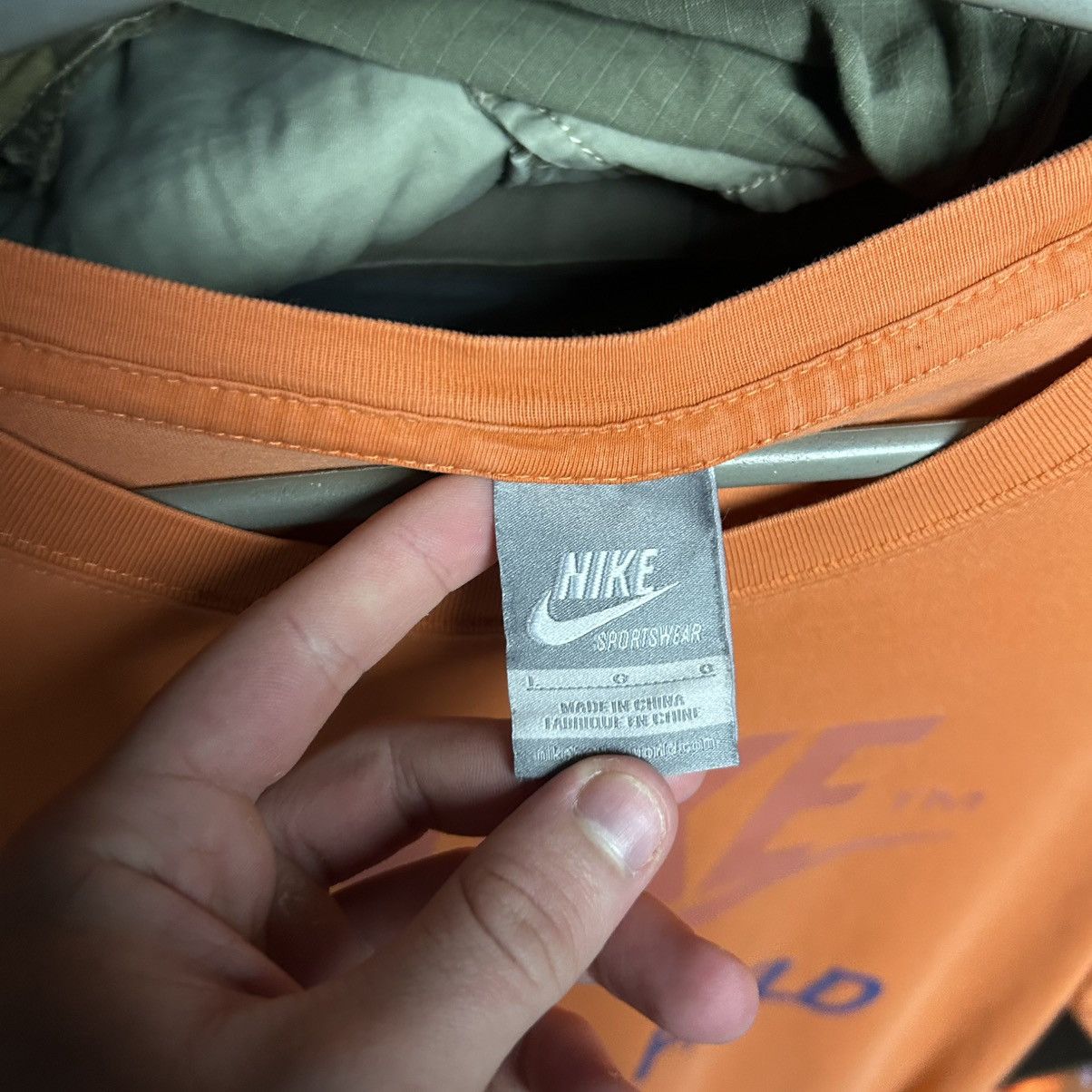 Nike Vintage Nike Streetwear big logo orange sport tee size L Size US L / EU 52-54 / 3 - 6 Thumbnail