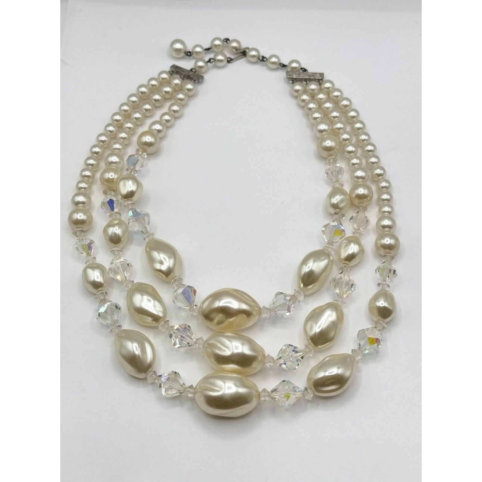 Vintage Vintage three strand crystal pearl beaded necklace Size ONE SIZE - 4 Thumbnail