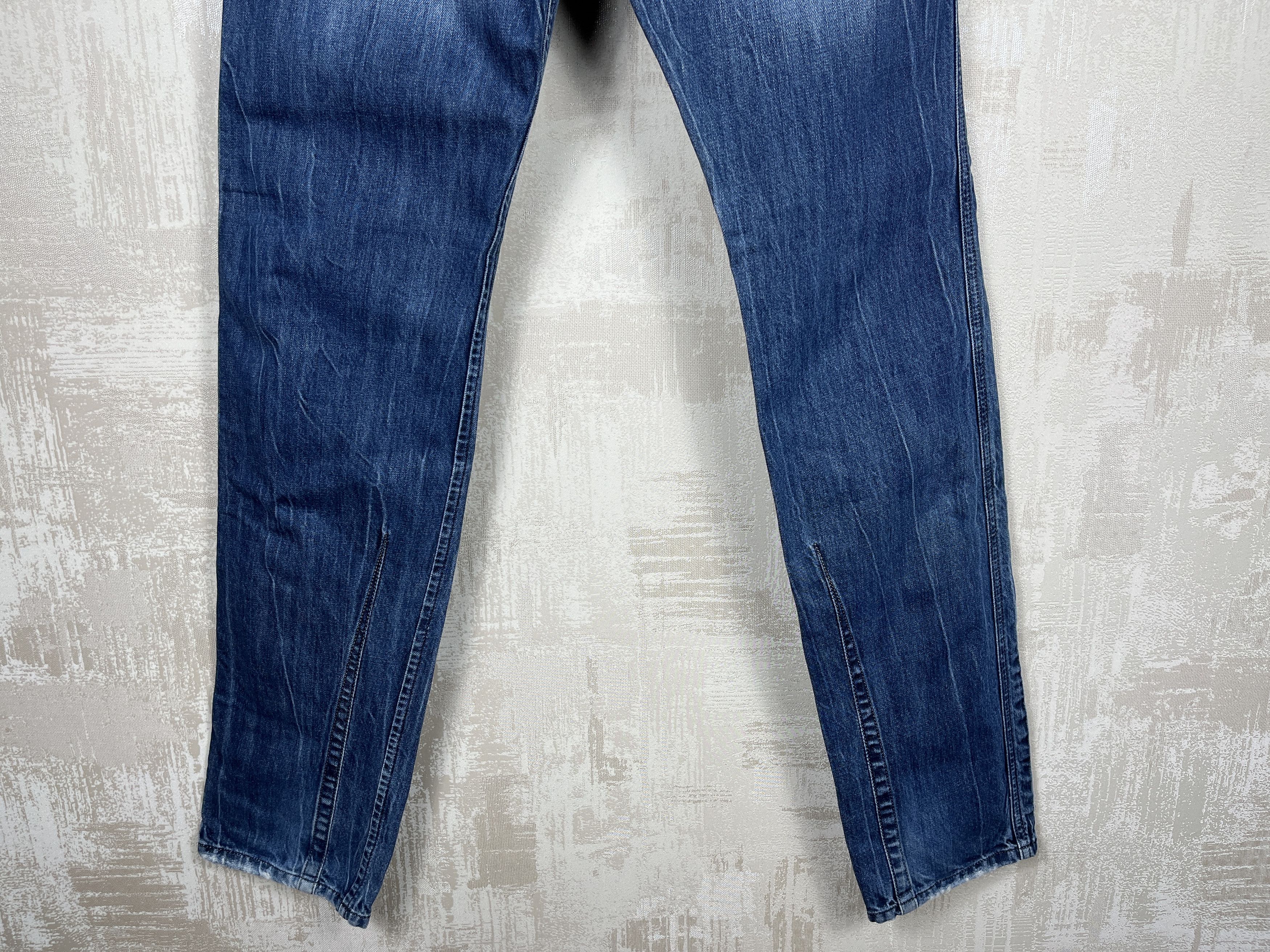 Diesel Diesel Darron Regular Slim Tapered Denim Jeans Button Fly Size US 33 - 22 Thumbnail