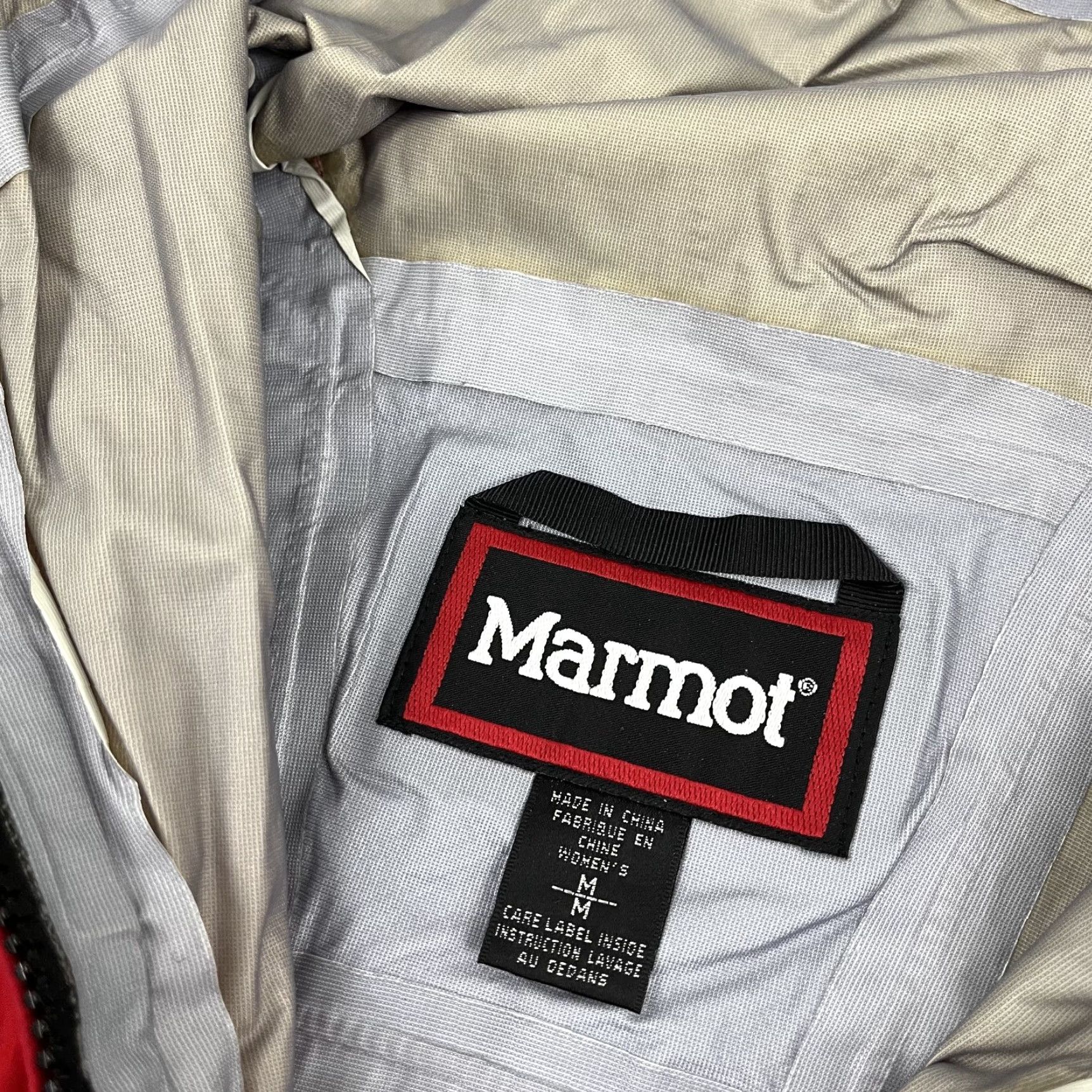 Marmot VINTAGE Marmot Gore Tex XCR Rain Jacket Womens M Red Hooded Outdoor Jacket Size M / US 6-8 / IT 42-44 - 2 Thumbnail