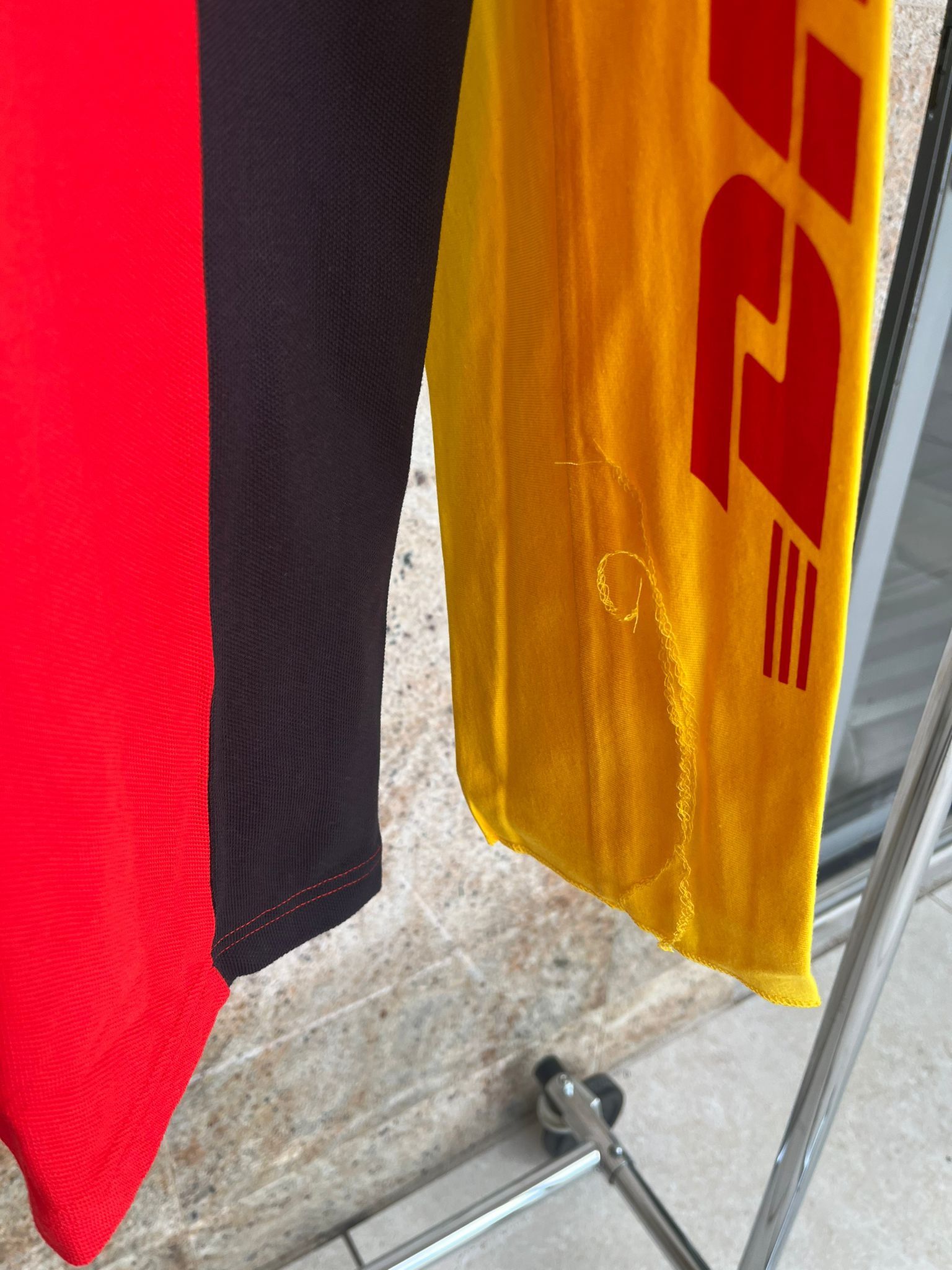 Vetements SS18 Q:2 / DHL Logo Polo in Multicolor Size US M / EU 48-50 / 2 - 4 Thumbnail