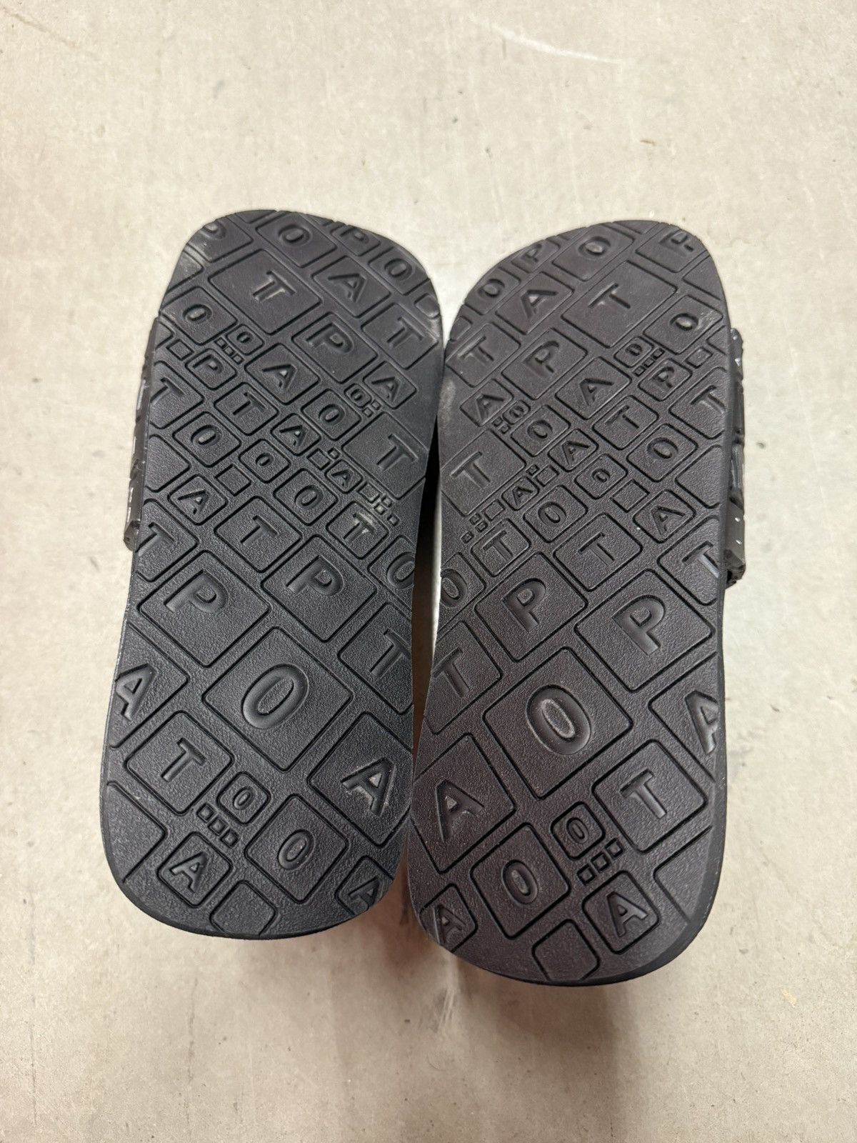 Imran Potato Imran Potato Keyboard Slides Size S/M Size US 6 / EU 39 - 10 Thumbnail
