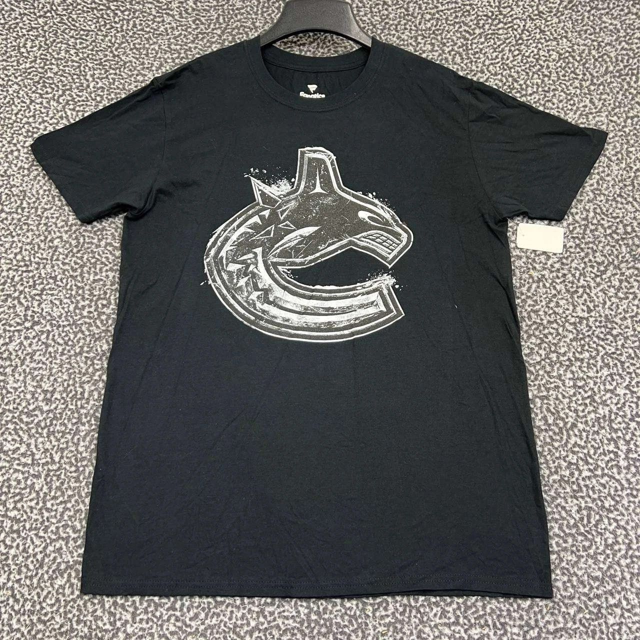 Other Vancouver Canucks Shirt Men Black Fanatics Crew Neck New L Size US L / EU 52-54 / 3 - 1 Thumbnail