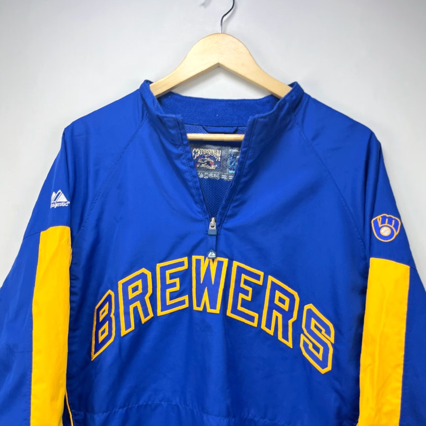 Vintage VINTAGE Majestic Milwaukee Brewers Windbreaker Jacket M Men Blue Nylon Size US M / EU 48-50 / 2 - 3 Thumbnail