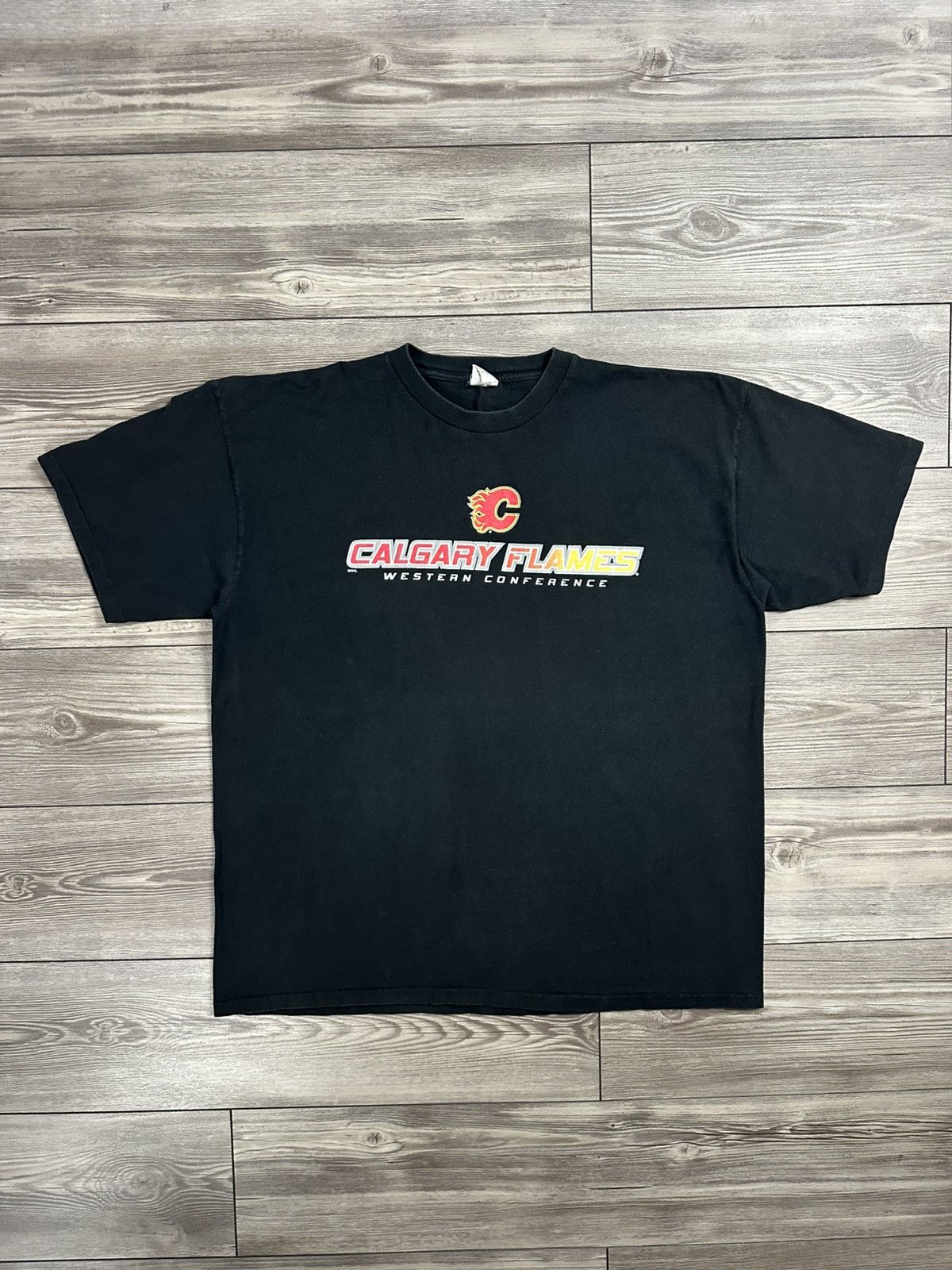 NHL × Vintage Vintage 90’s Calgary Flames Puma T Shirt Size US XL / EU 56 / 4 - 1 Thumbnail