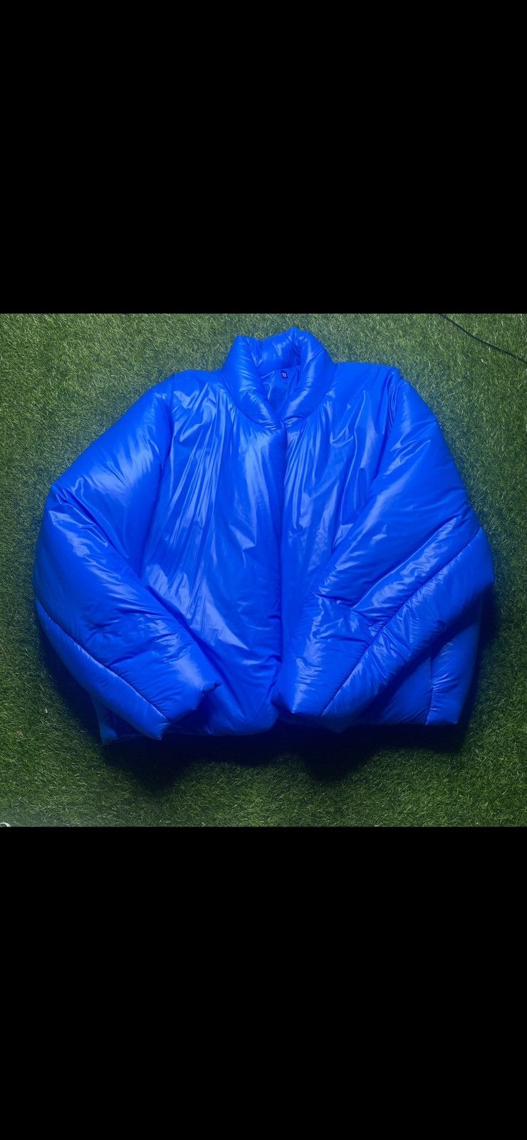 yzy gap red puffer