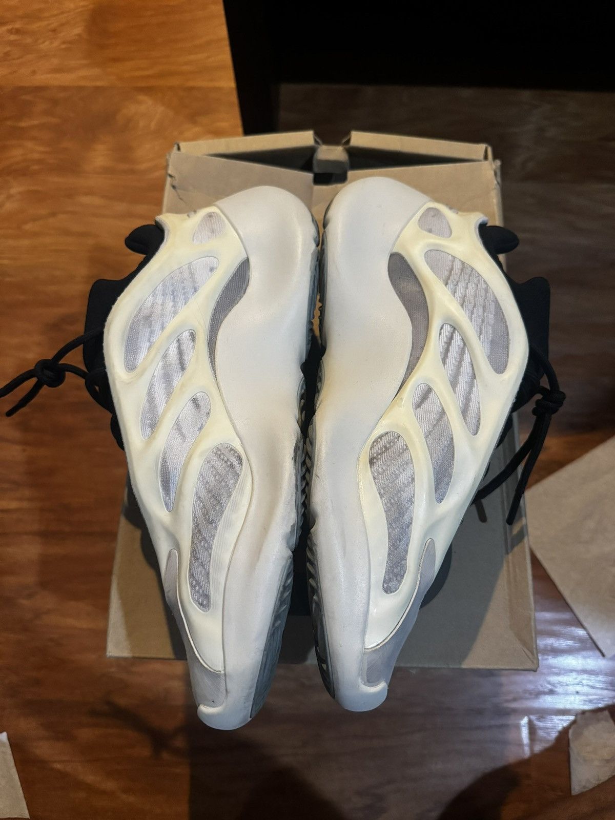 Yeezy YEEZY 700 V3 ‘AZAEL’ Size US 11.5 / EU 44-45 - 4 Thumbnail