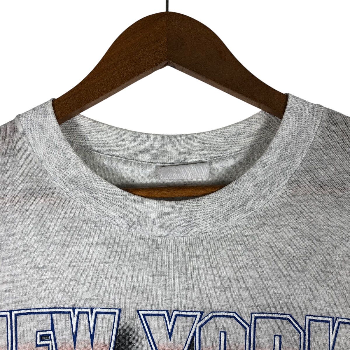 Faded Glory New York ISLANDERS Team NHL Vintage T-Shirt Size US L / EU 52-54 / 3 - 3 Thumbnail