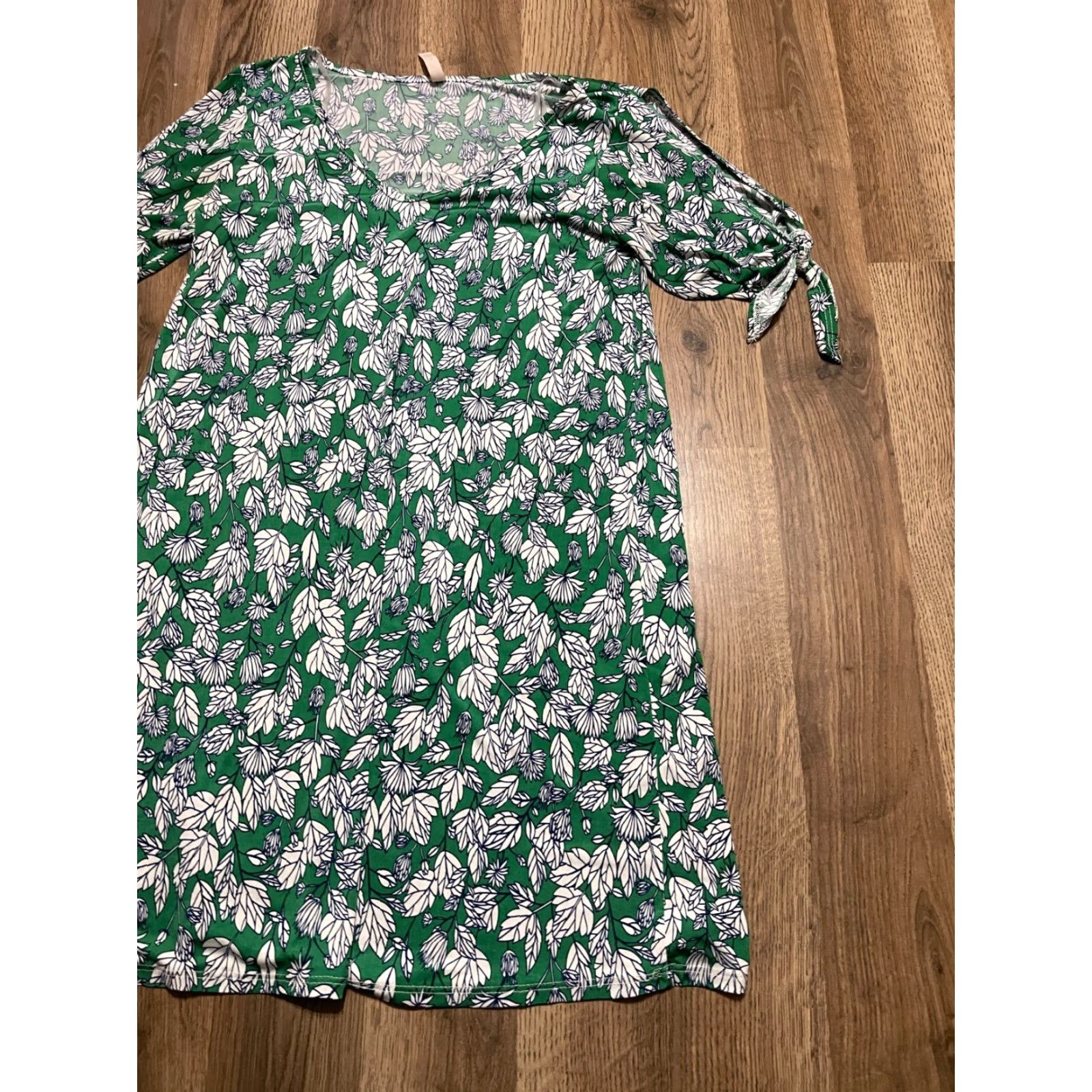 Vintage Gilli Dress, Women's Size Small, Floral, V-neck, Short Sleeve, White Green Blue, Fit & Flare, Casual, Regular, Spring Summer Fall, Womens Size 28" / US 6 / IT 42 - 4 Thumbnail