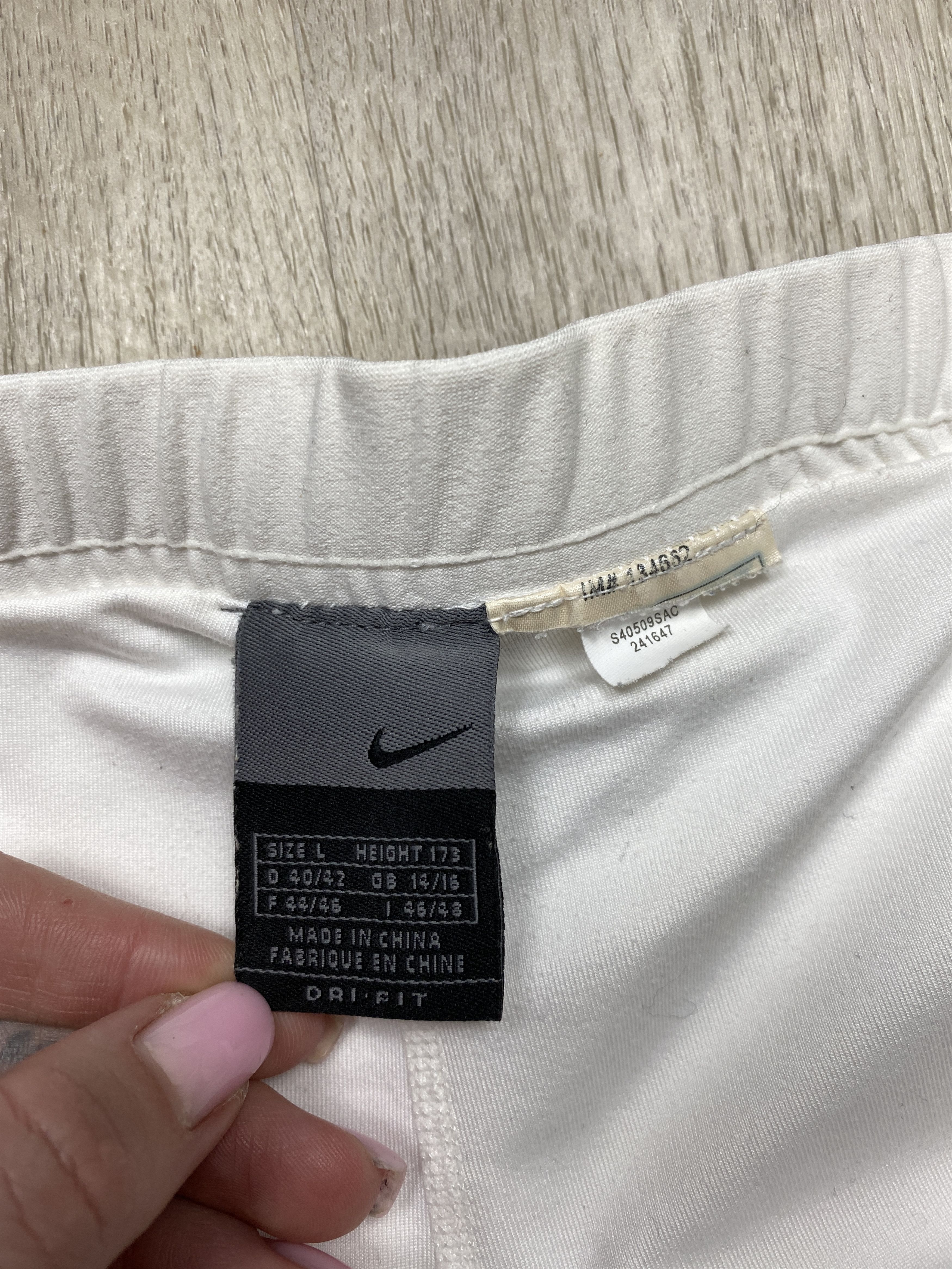 Nike Nike Vintage Womens Mini Skirt Shorts Size 34" / US 12 / IT 48 - 4 Thumbnail