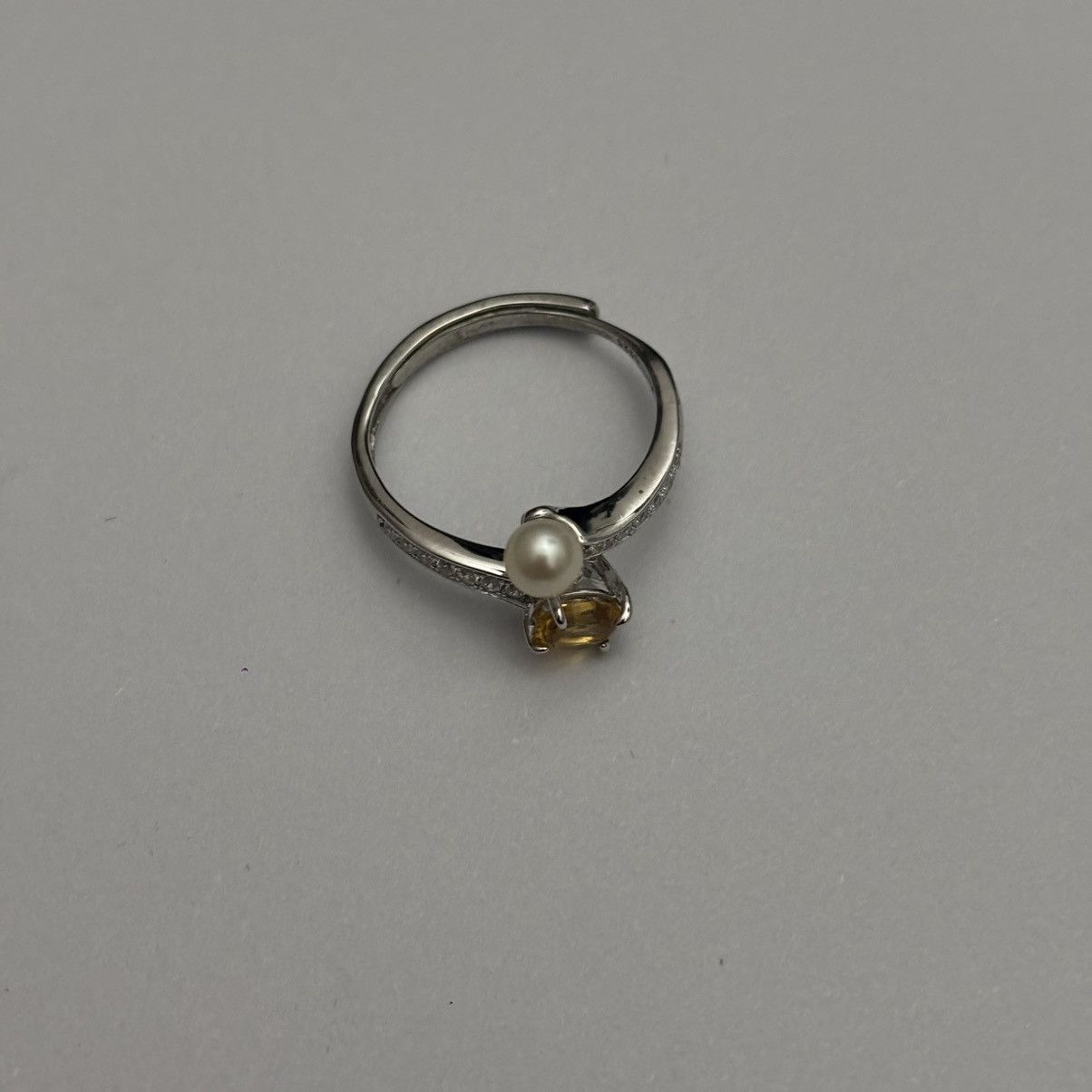 Yellow gemstone pearl ring