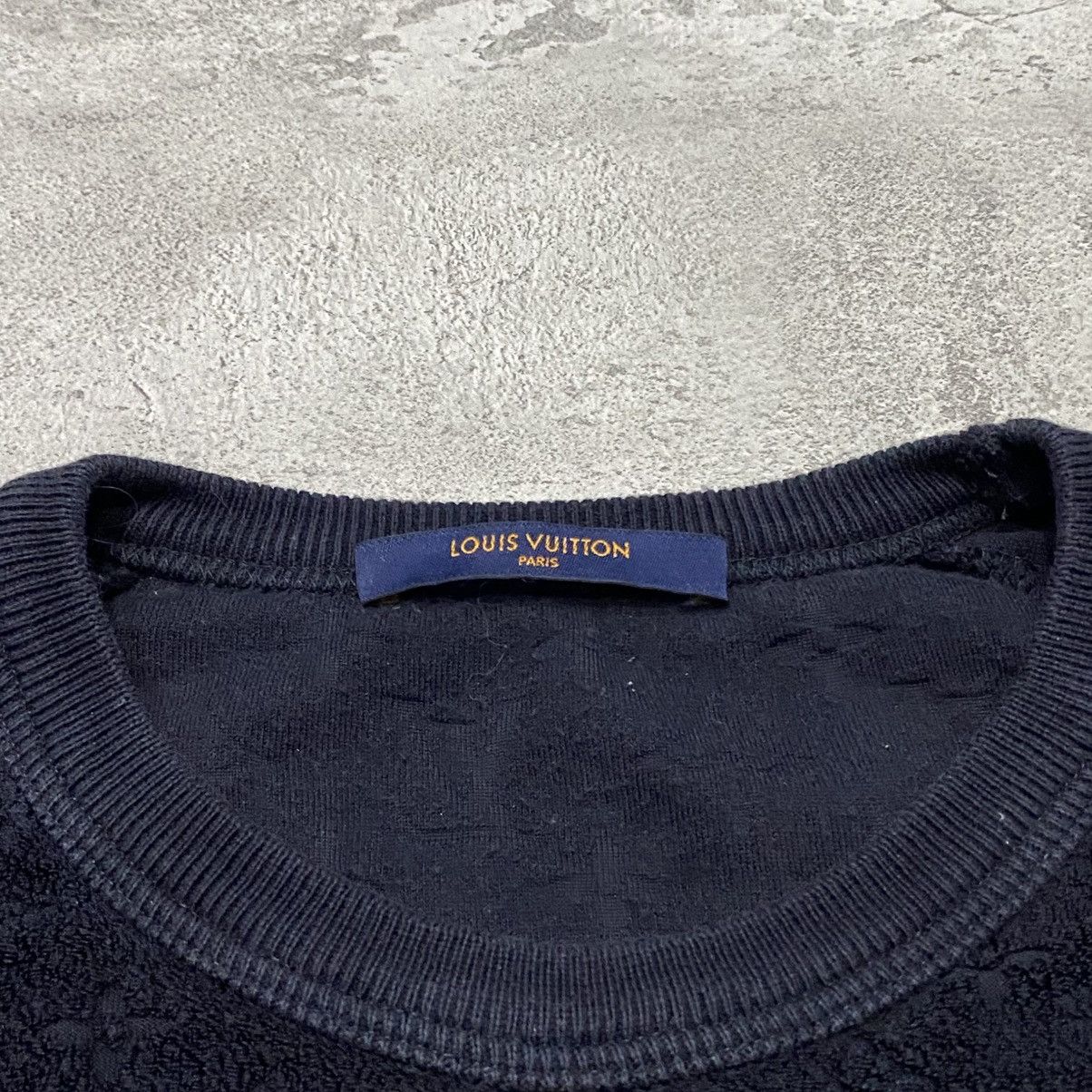 Louis Vuitton Louis Vuitton Monogram Black Towel Tshirt Size US XL / EU 56 / 4 - 6 Thumbnail