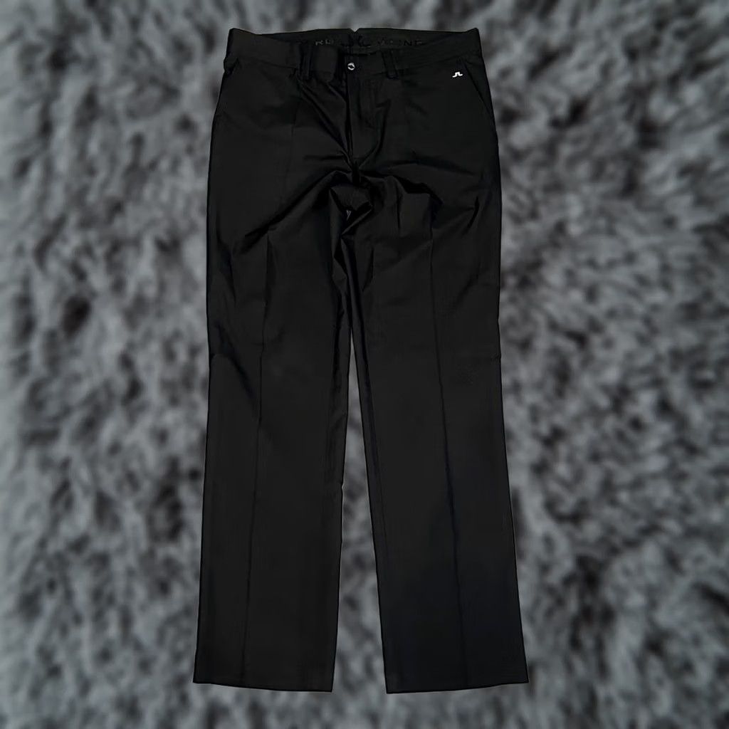 J.Lindeberg VINTAGE J.Lindeberg Regular Fit Lightweight Performance Golf Pants Chino Men 32 Regular Black 32x32 Size US 32 / EU 48 - 1 Thumbnail