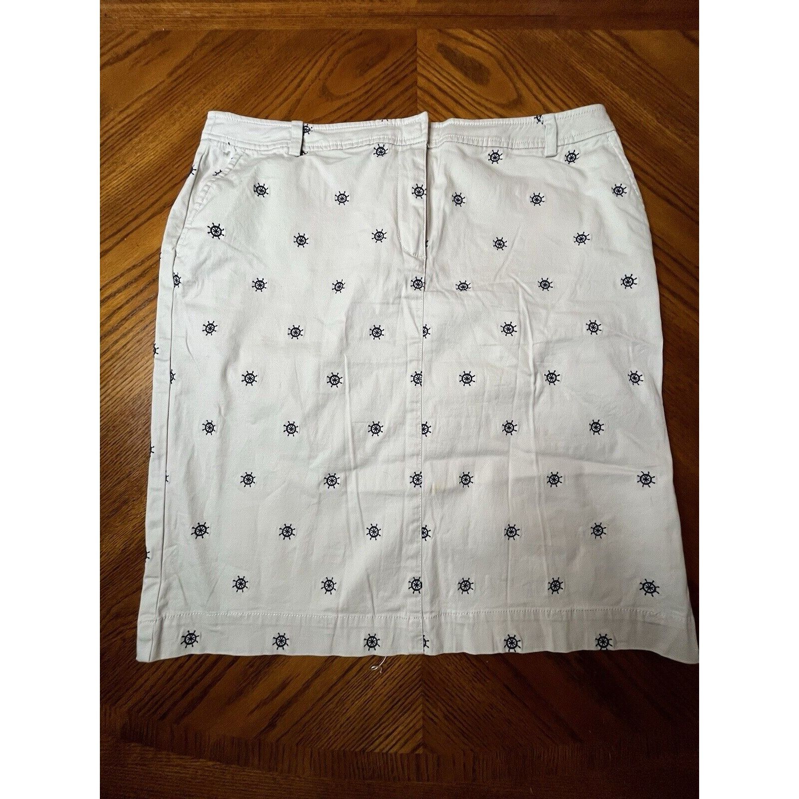 Talbots talbots skirt size 14 white ship wheel anchor nautical emroi Size 36" / US 14 / IT 50 - 1 Thumbnail