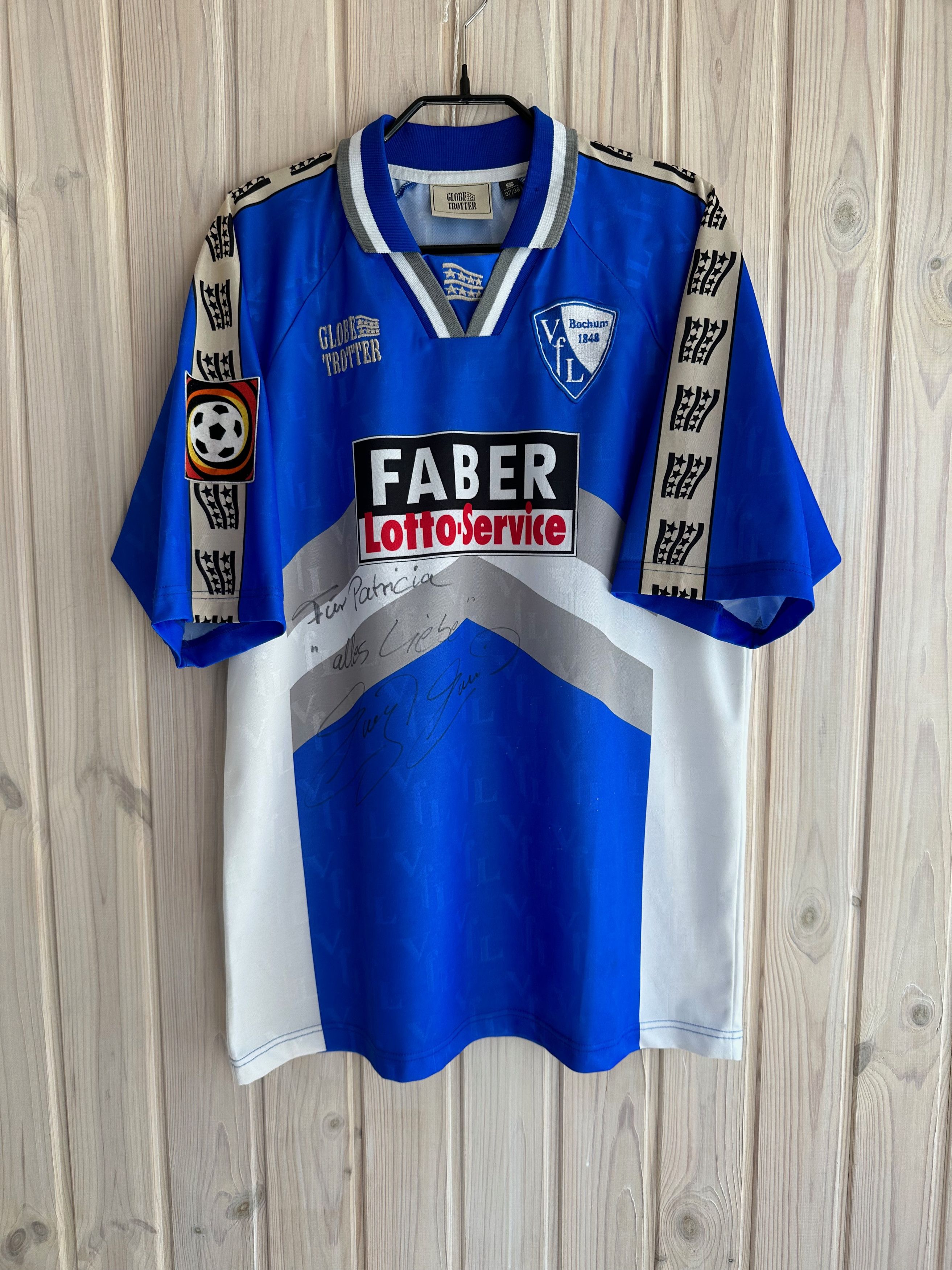 Globe-Trotter 2000 BOCHUM Away # 18 MARIC soccer football jerseys Size US S / EU 44-46 / 1 - 2 Thumbnail