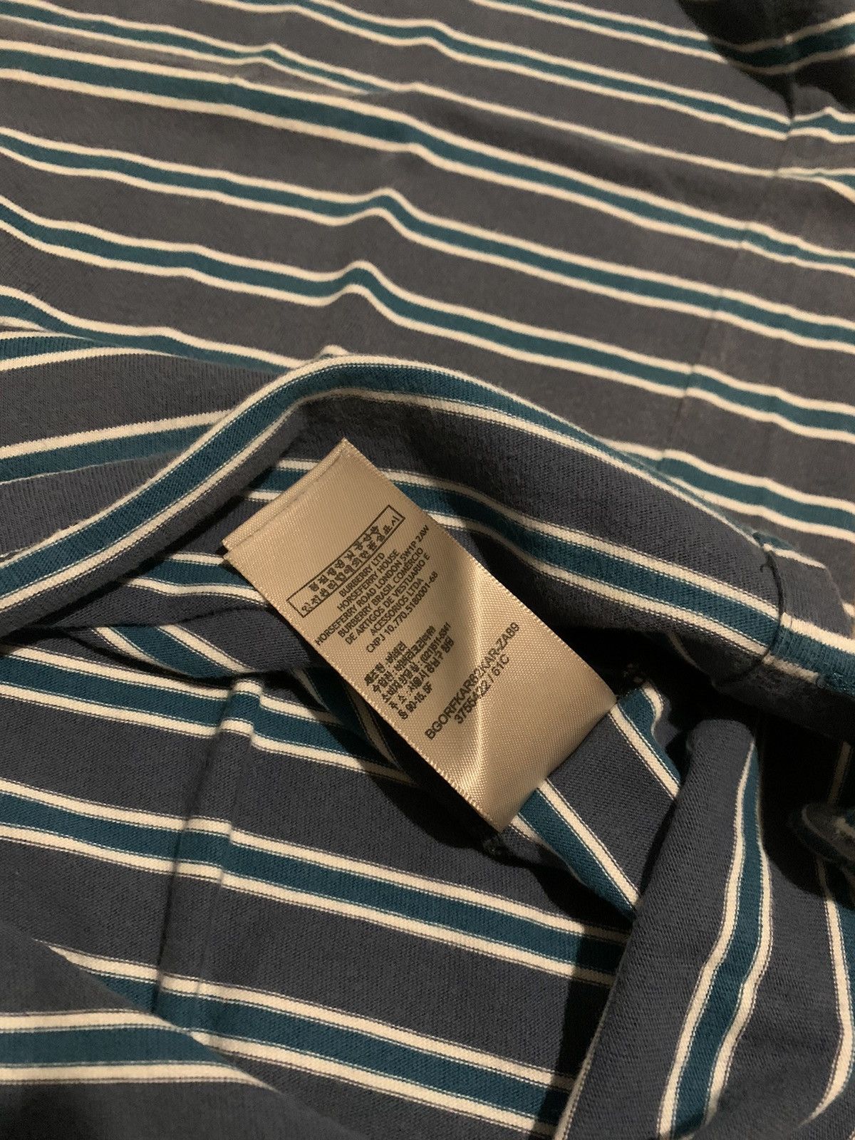 Burberry 2000s Burberry Brit – V-Neck Striped Tee (Size M) Size US M / EU 48-50 / 2 - 9 Thumbnail
