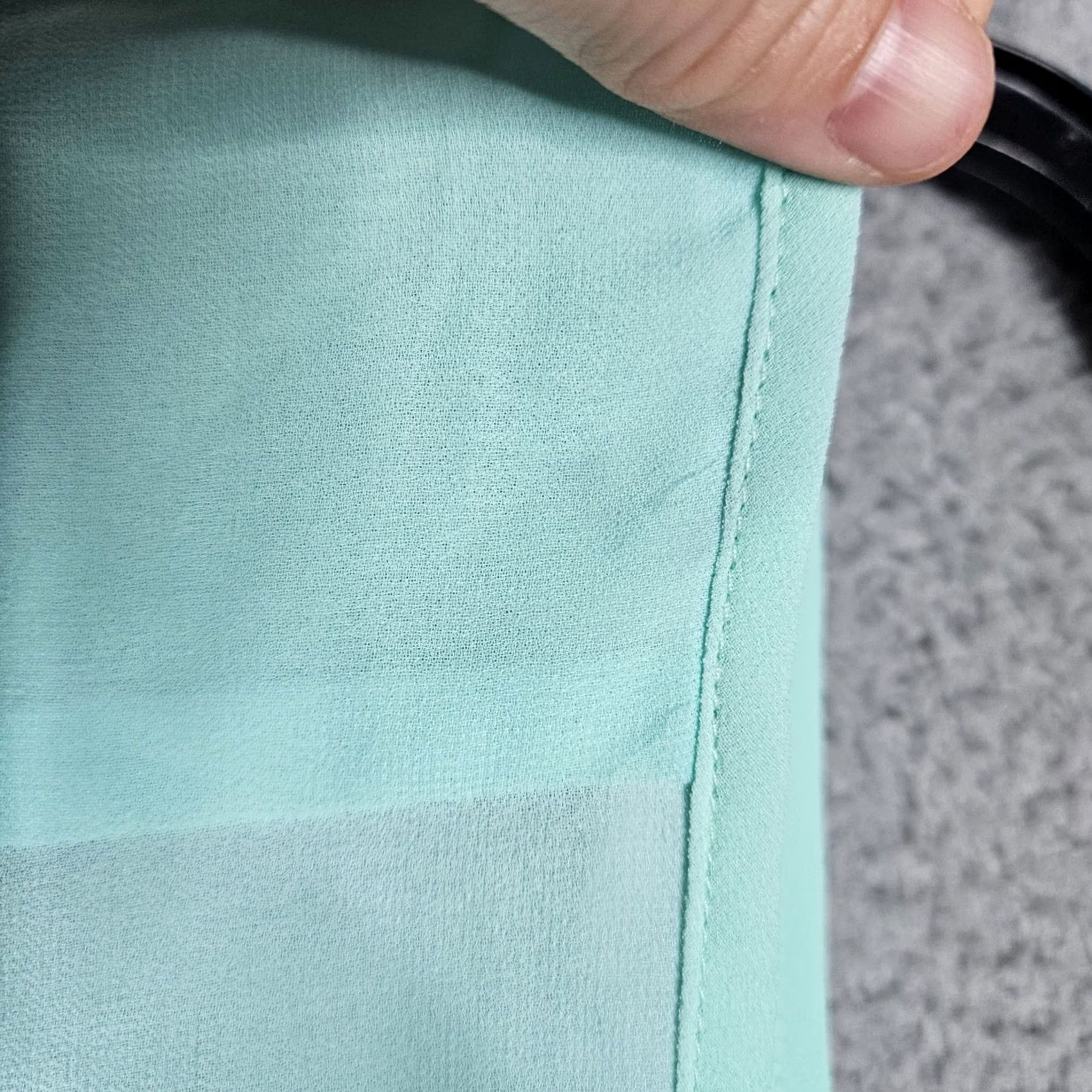 Vintage WAYF Where Are You From Women’s V-Neck Sleeveless Chiffon Top Size S Green Casual Shirt Blouse Size S / US 4 / IT 40 - 7 Thumbnail